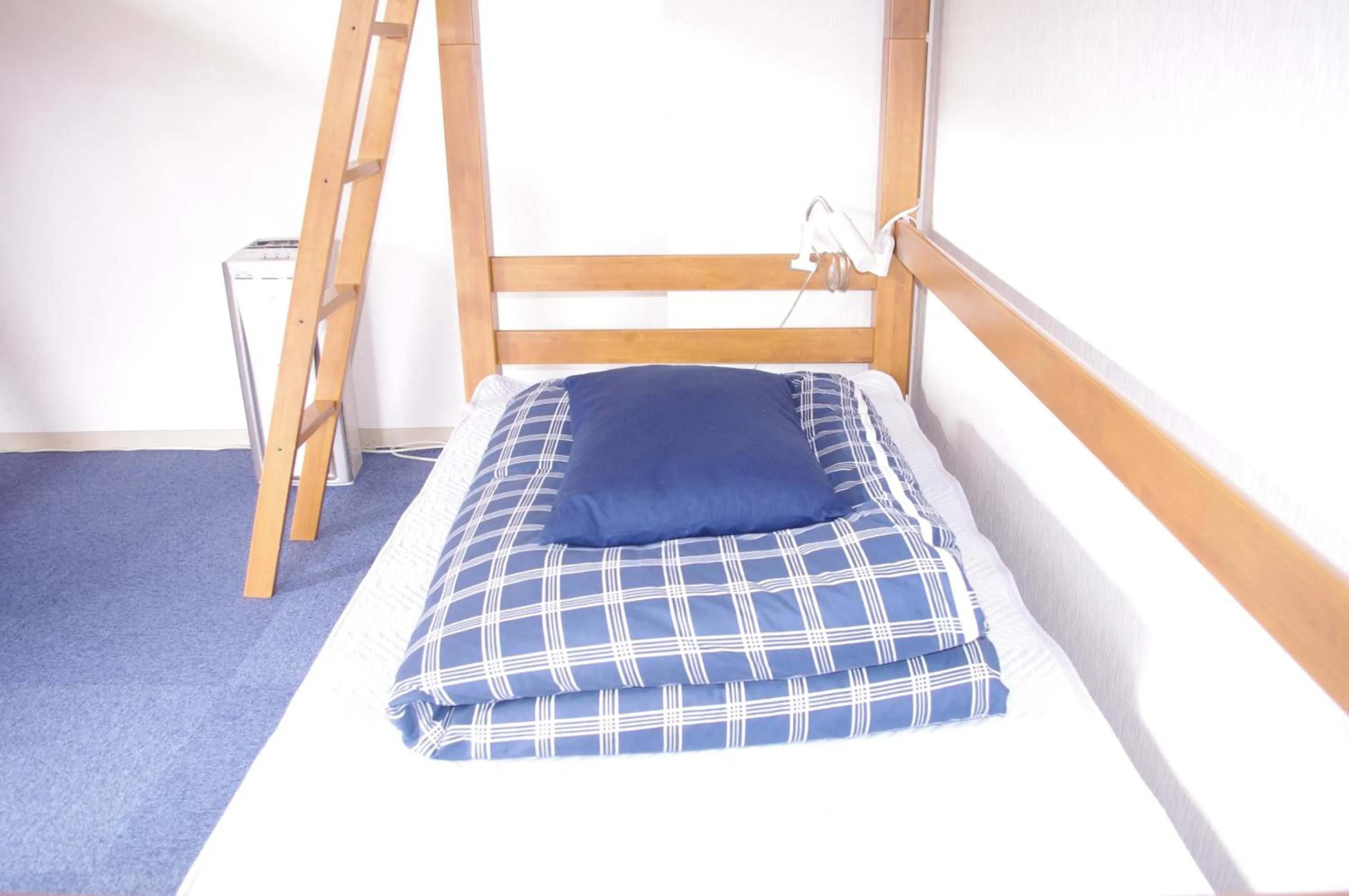 Photo of the whole room, Bed in K's House MtFuji -ケイズハウスMt富士- Travelers Hostel- Lake Kawaguchiko