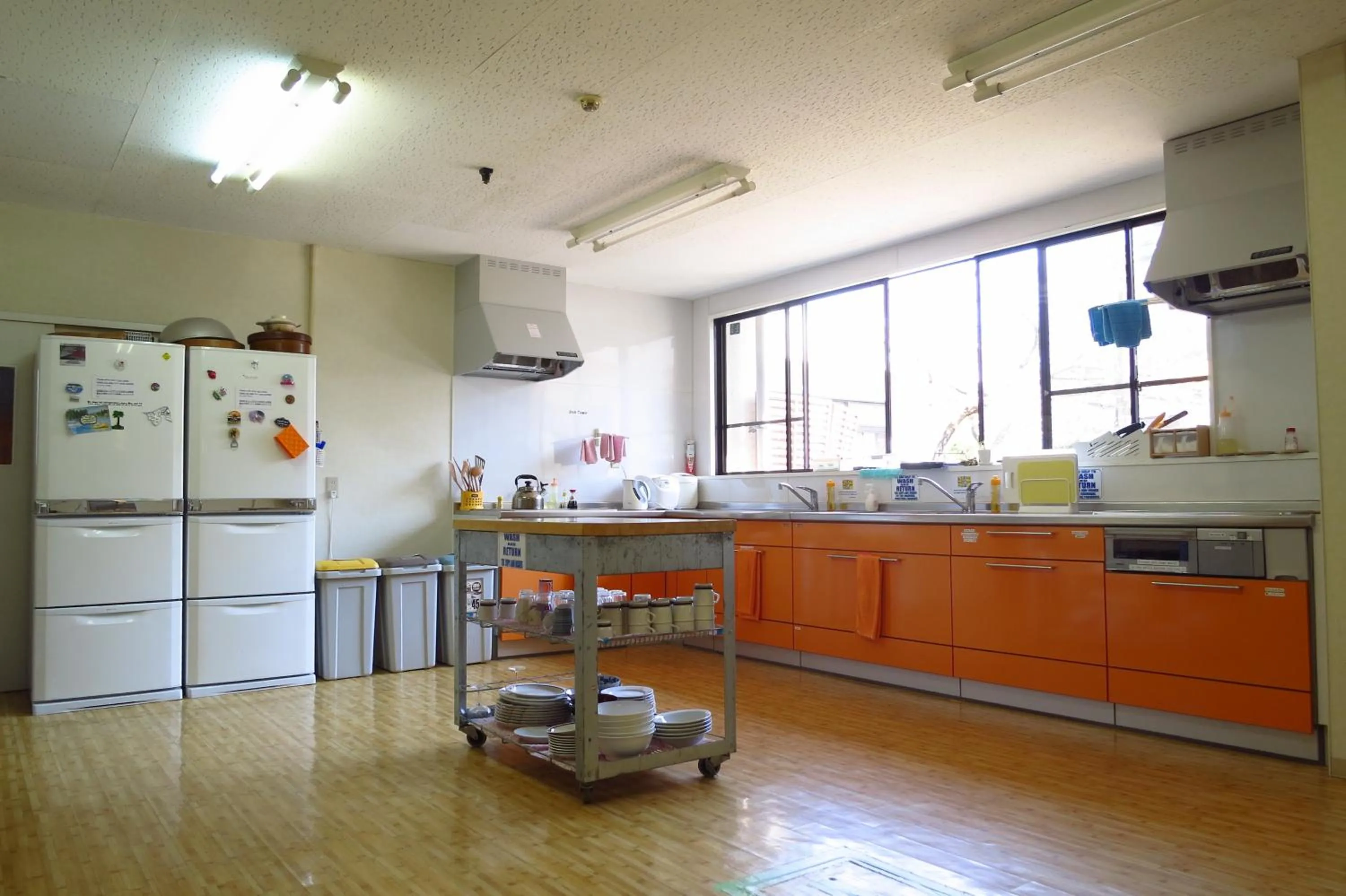 Kitchen or kitchenette in K's House MtFuji -ケイズハウスMt富士- Travelers Hostel- Lake Kawaguchiko