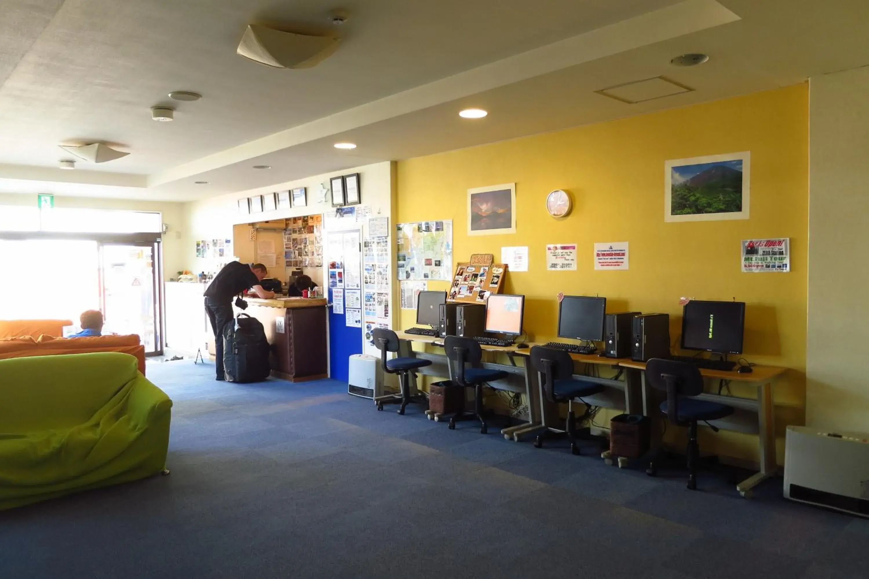 Lobby or reception in K's House MtFuji -ケイズハウスMt富士- Travelers Hostel- Lake Kawaguchiko Lobby or reception in K's House MtFuji -ケイズハウスMt富士- Travelers Hostel- Lake Kawaguchiko