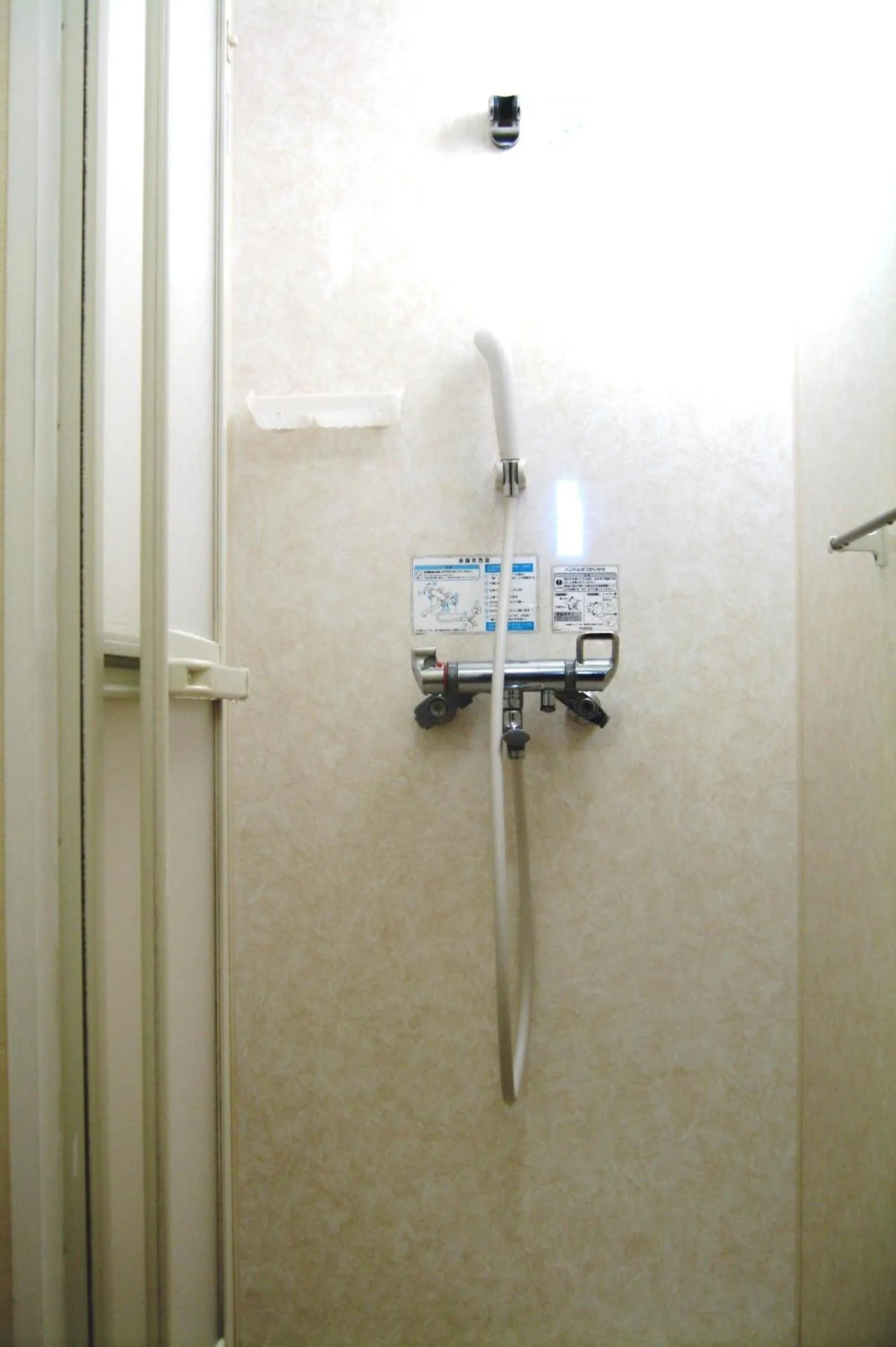 Shower in K's House MtFuji -ケイズハウスMt富士- Travelers Hostel- Lake Kawaguchiko