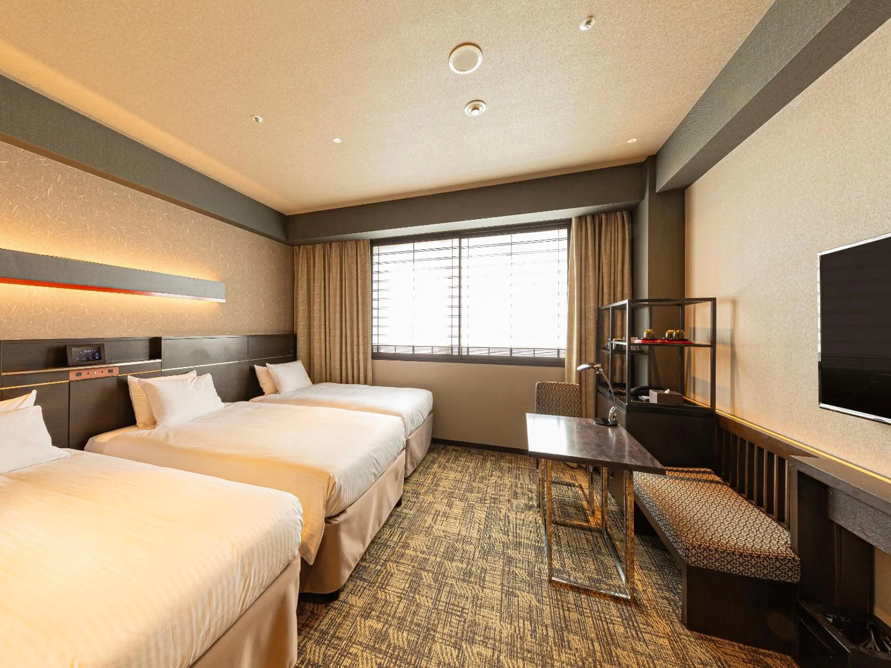 Photo of the whole room, Bed in Hotel Keihan Kyoto Hachijoguchi