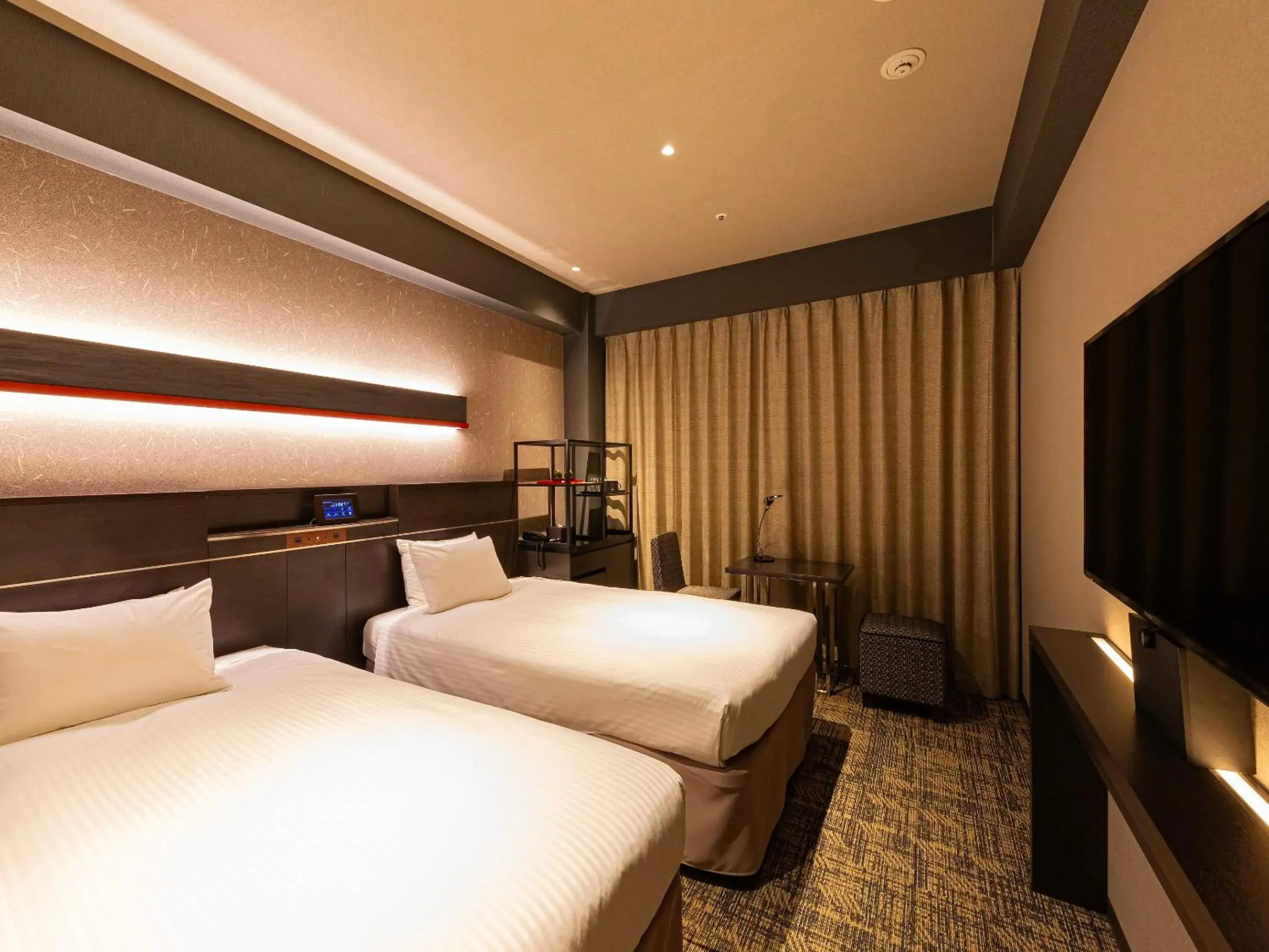 Photo of the whole room, Bed in Hotel Keihan Kyoto Hachijoguchi Photo of the whole room, Bed in Hotel Keihan Kyoto Hachijoguchi