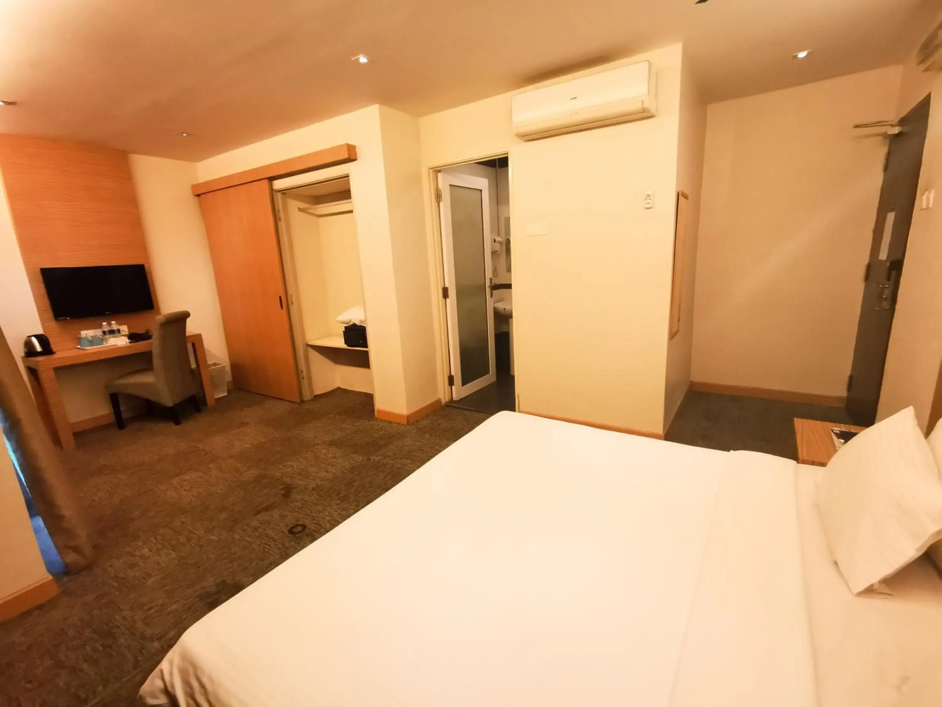 Bedroom, Bed in Prescott Hotel Bukit Bintang