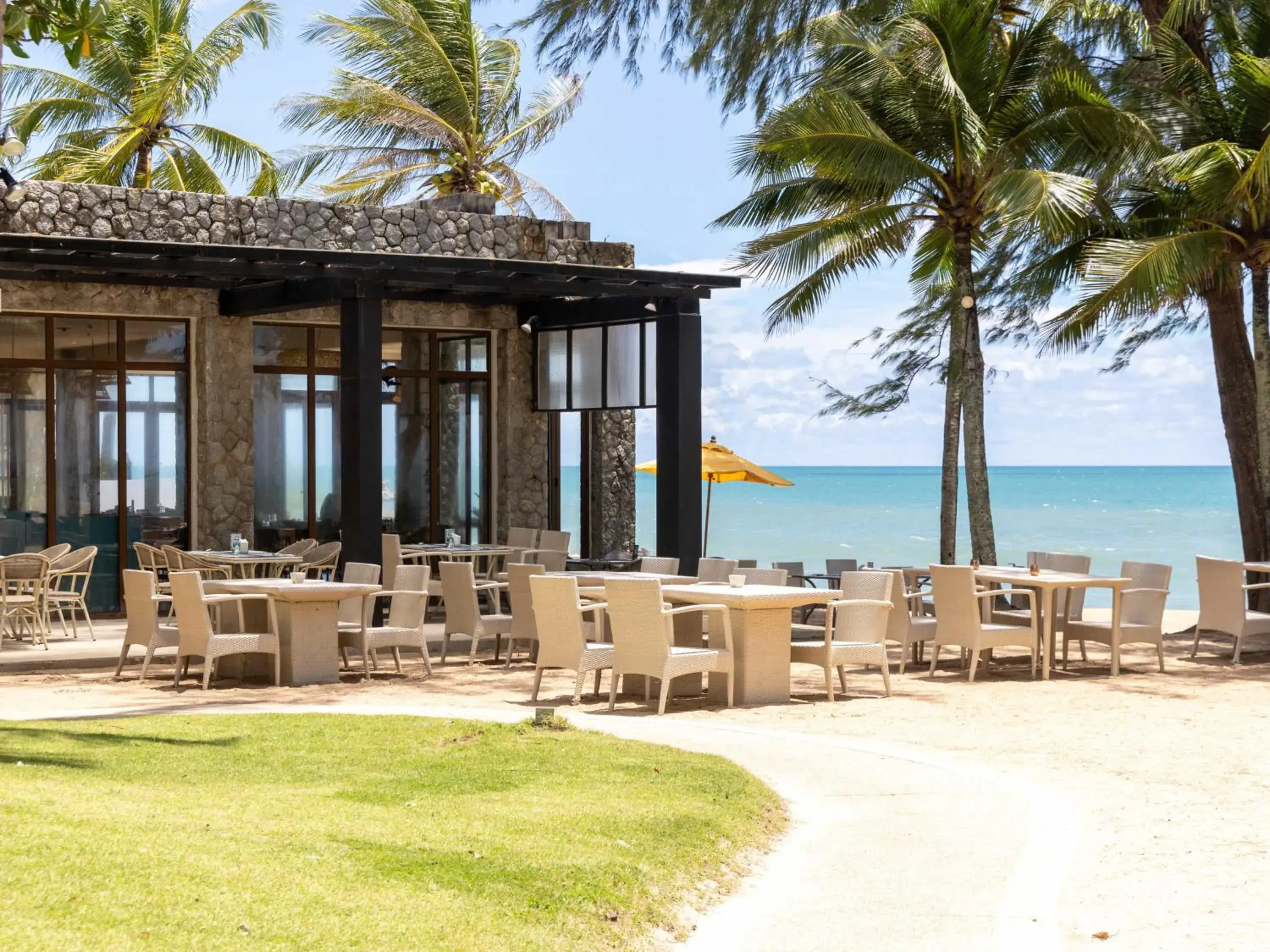 Restaurant/places to eat in Natai Beach Resort Restaurant/places to eat in Natai Beach Resort