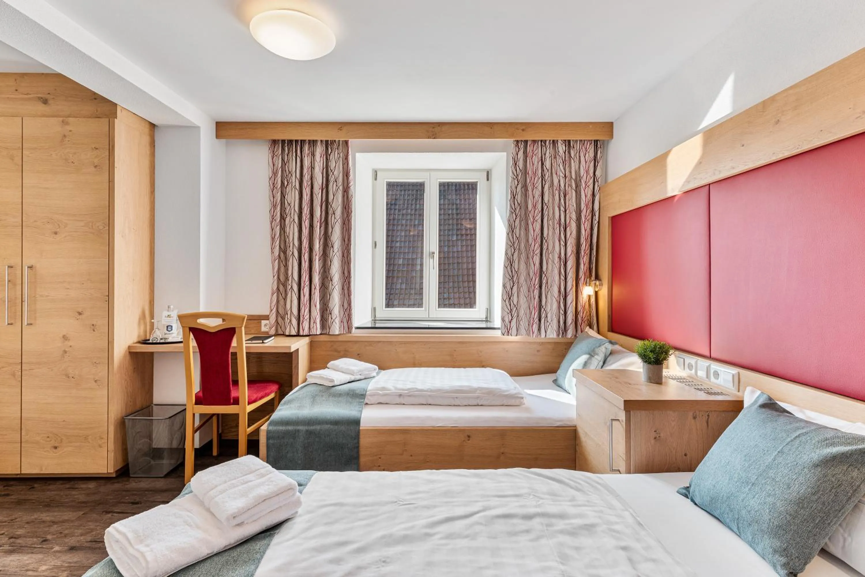 Standard Twin Room - single occupancy in Landhotel Schwarzer Adler - Self Check In