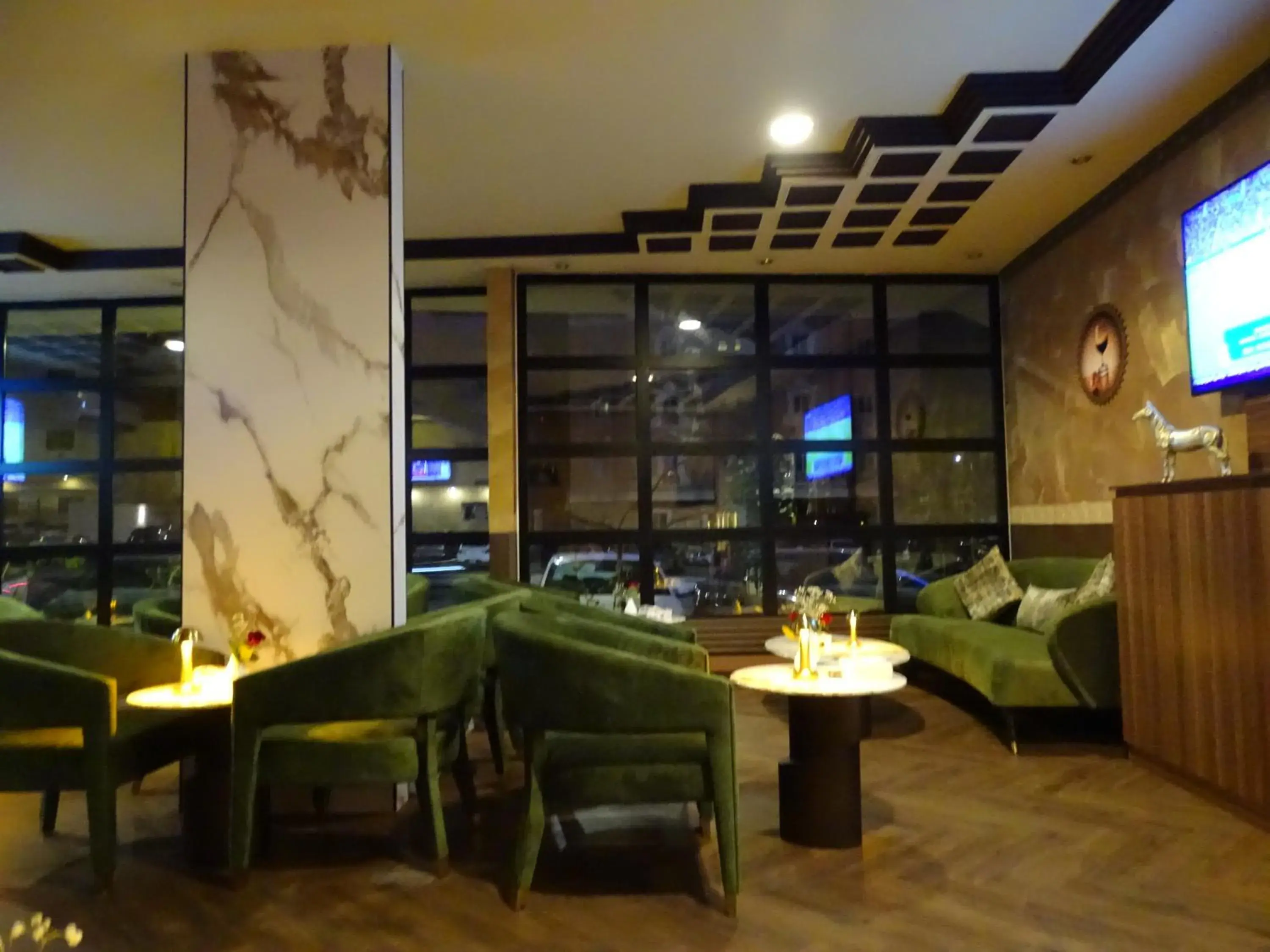 Restaurant/places to eat in Comfort Inn Al Taawon - Family Only Restaurant/places to eat in Comfort Inn Al Taawon - Family Only