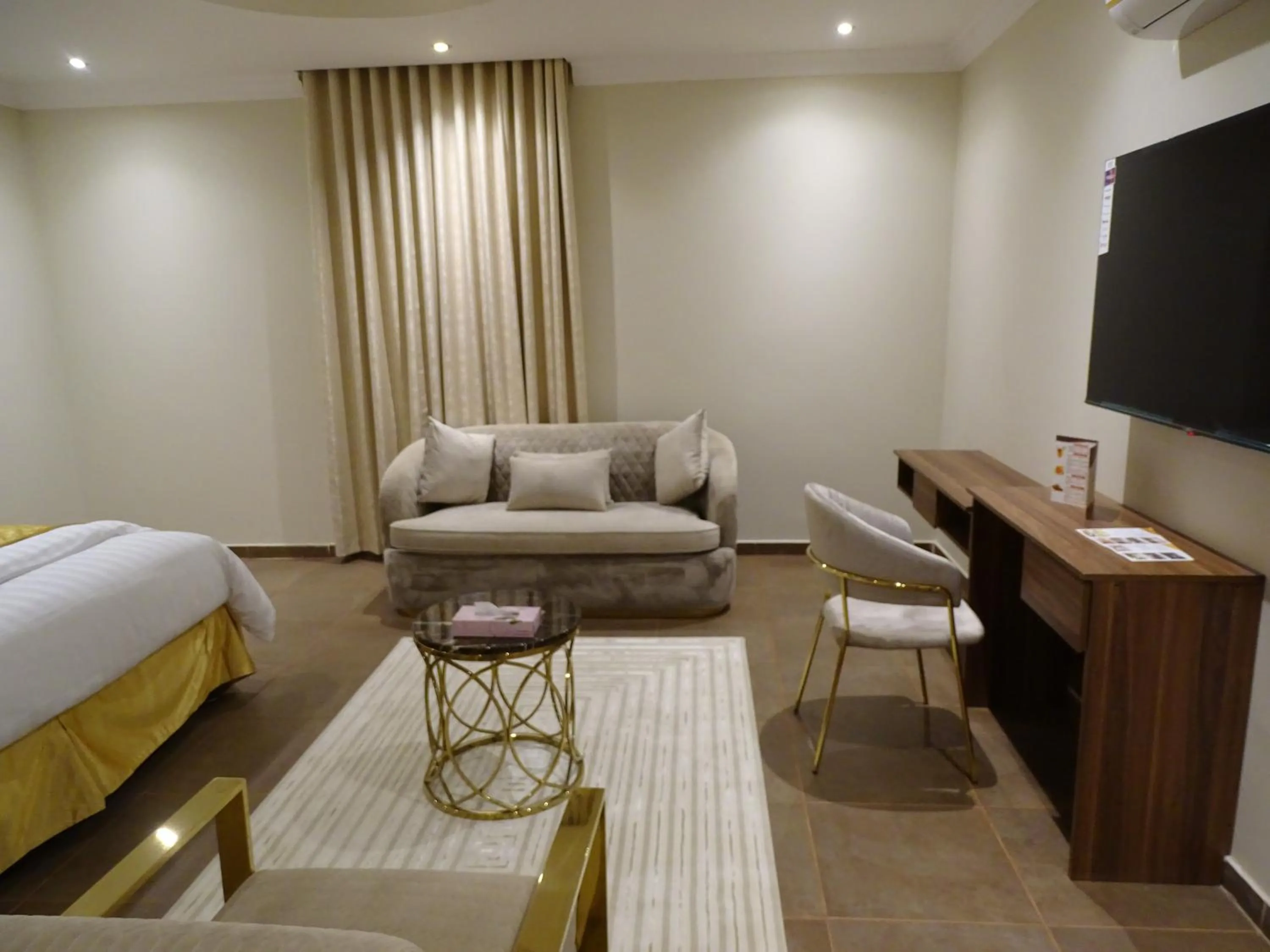 Bed in Comfort Inn Al Taawon - Family Only