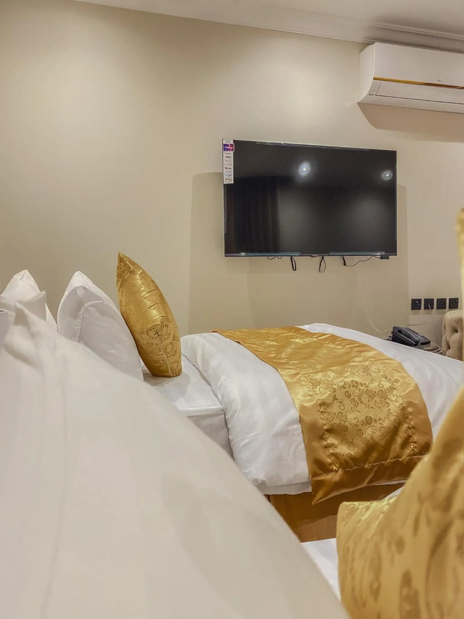Bed in Comfort Inn Al Taawon - Family Only