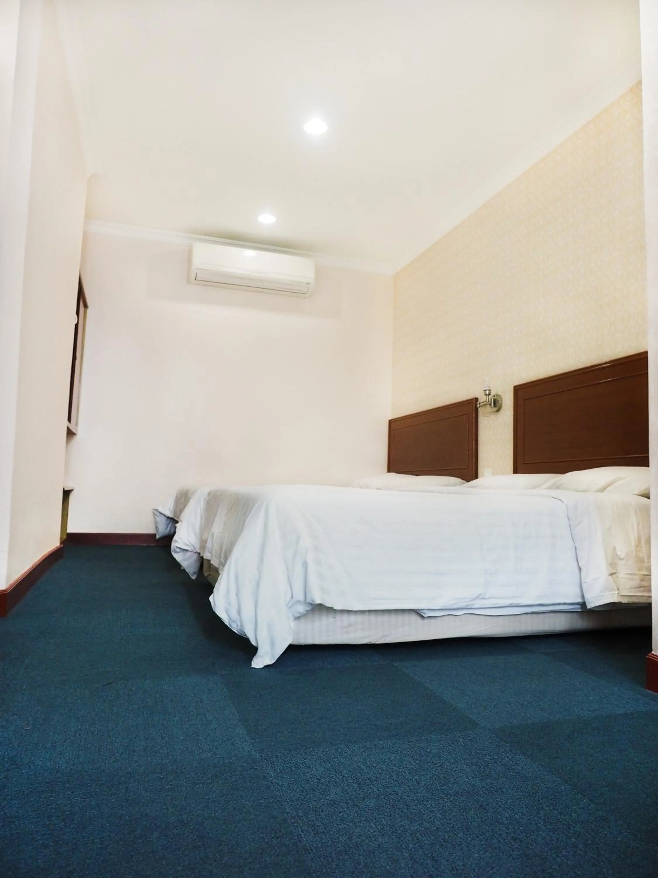 Photo of the whole room, Bed in Sun Inns Hotel Subang