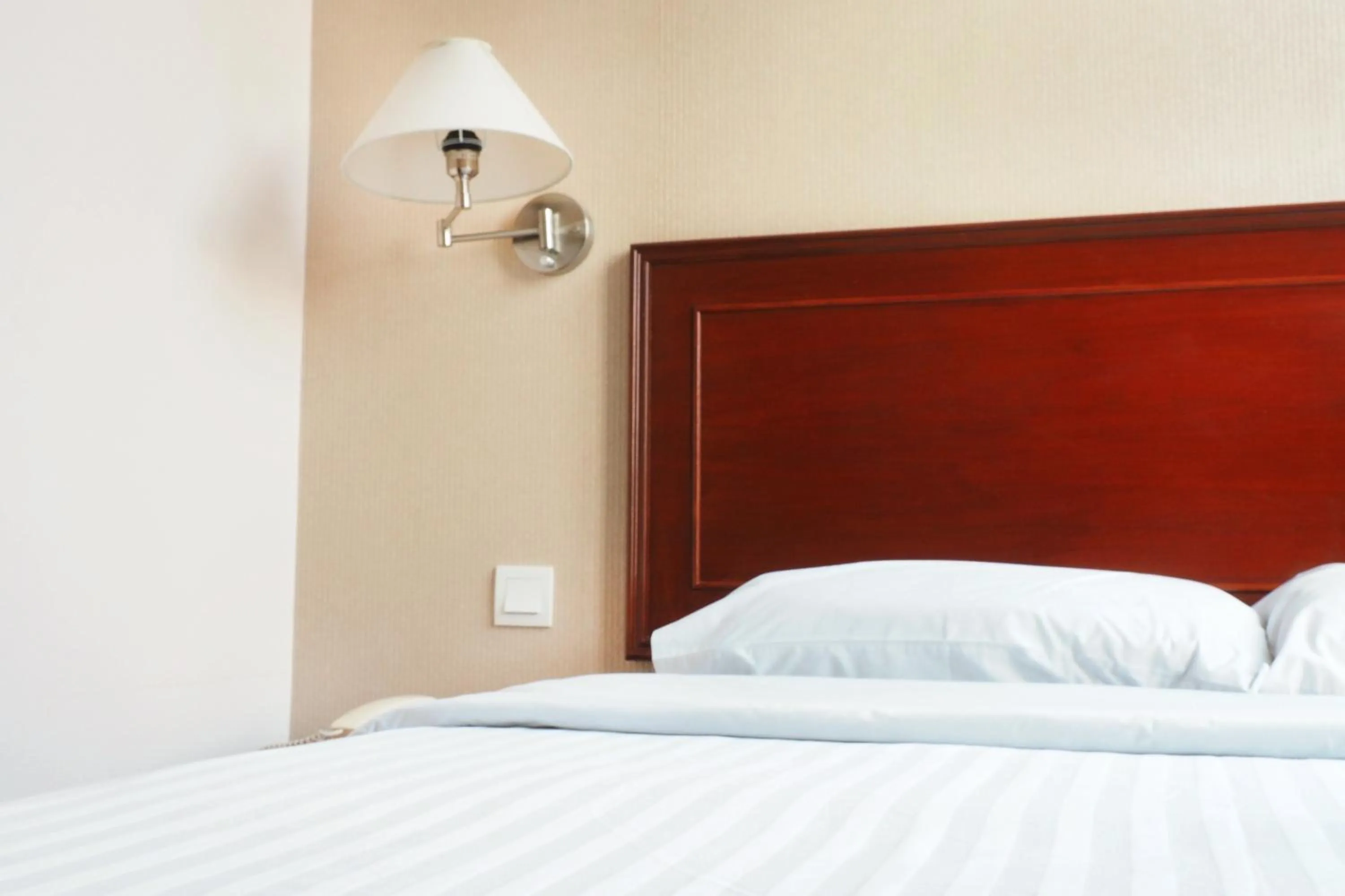 Bed in Sun Inns Hotel Subang