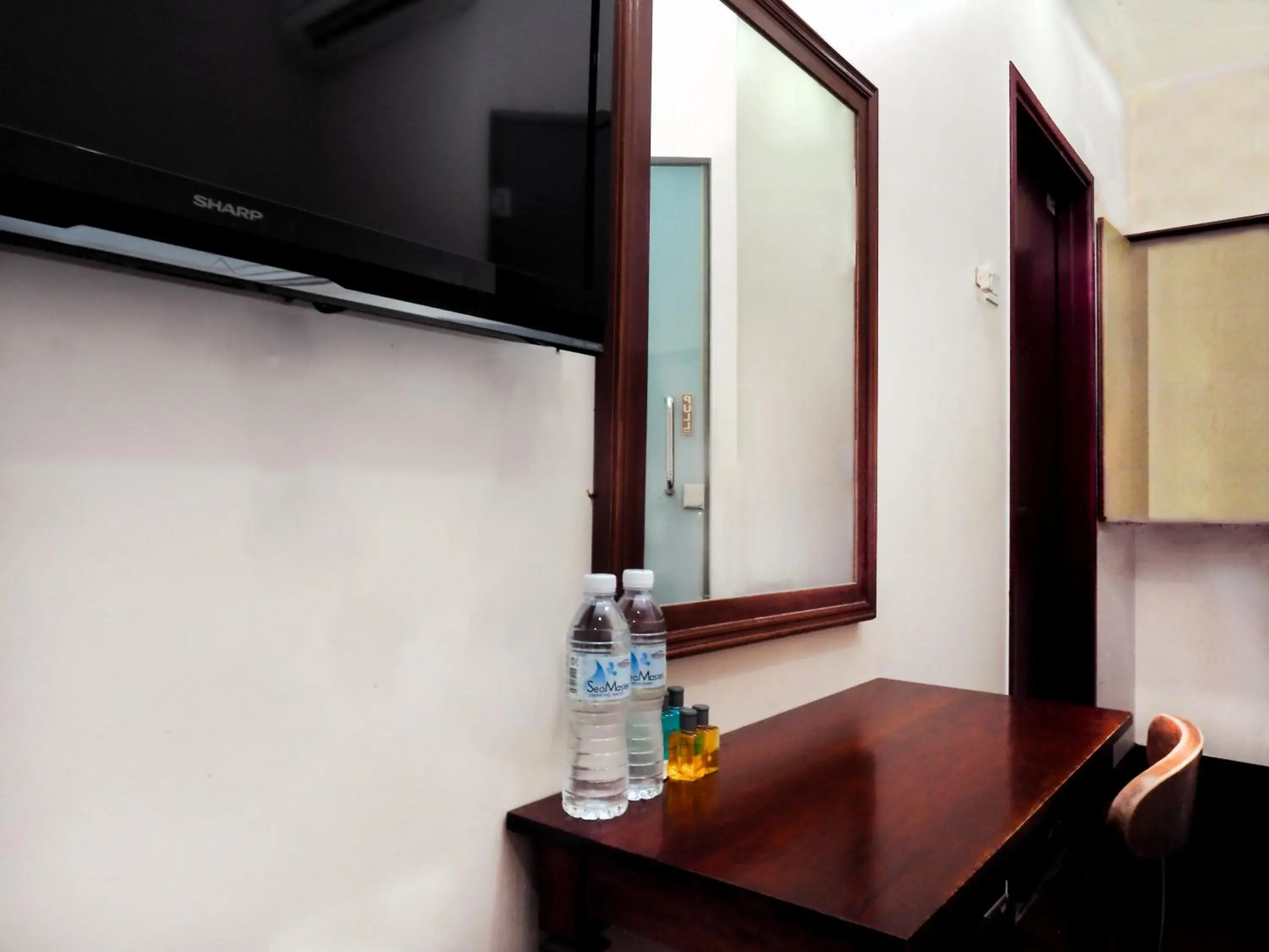 TV and multimedia in Sun Inns Hotel Subang TV and multimedia in Sun Inns Hotel Subang