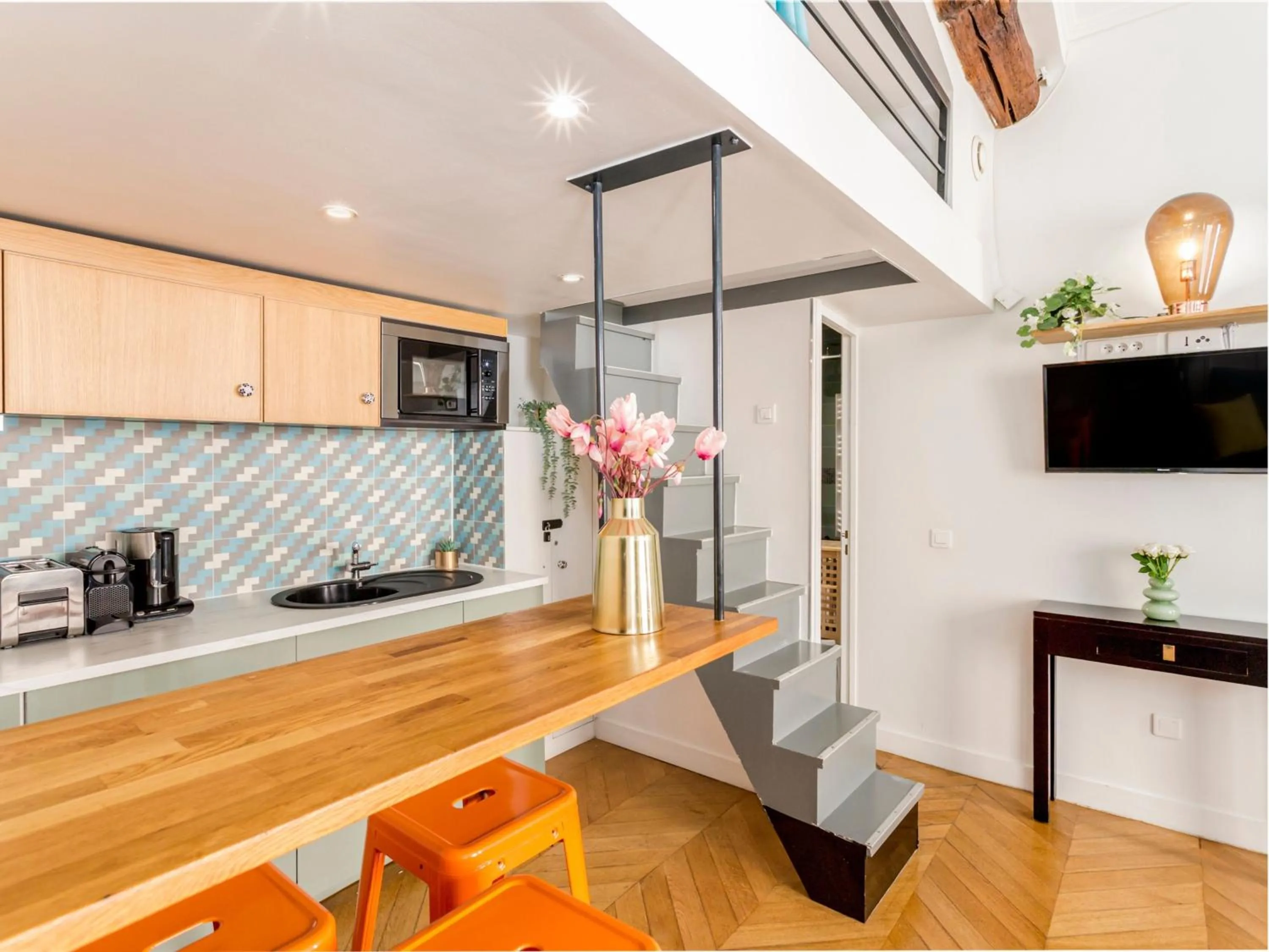 TV and multimedia in Merveil - Luxury Suite - Champs Elysées - Mermoz