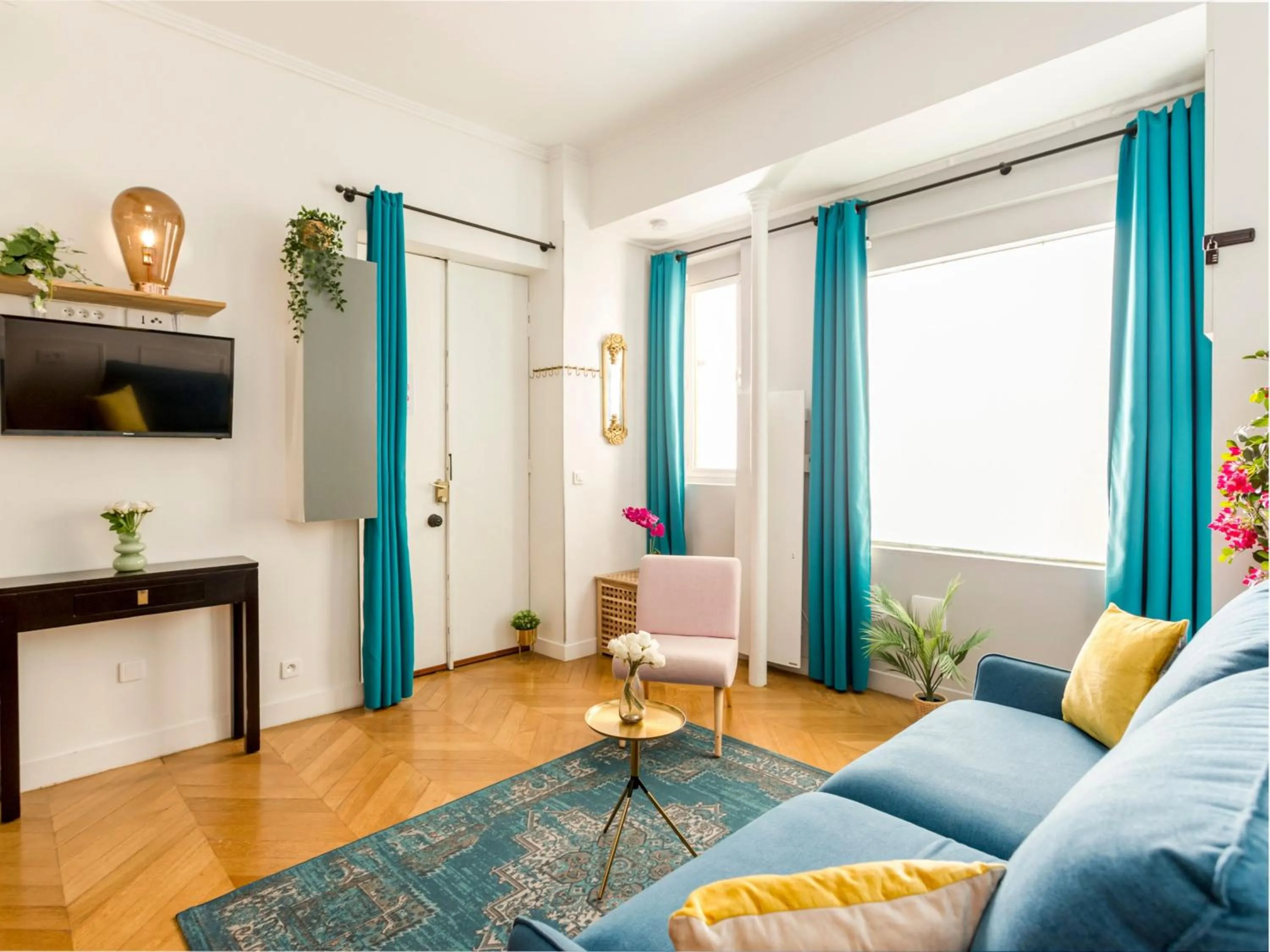 TV and multimedia in Merveil - Luxury Suite - Champs Elysées - Mermoz