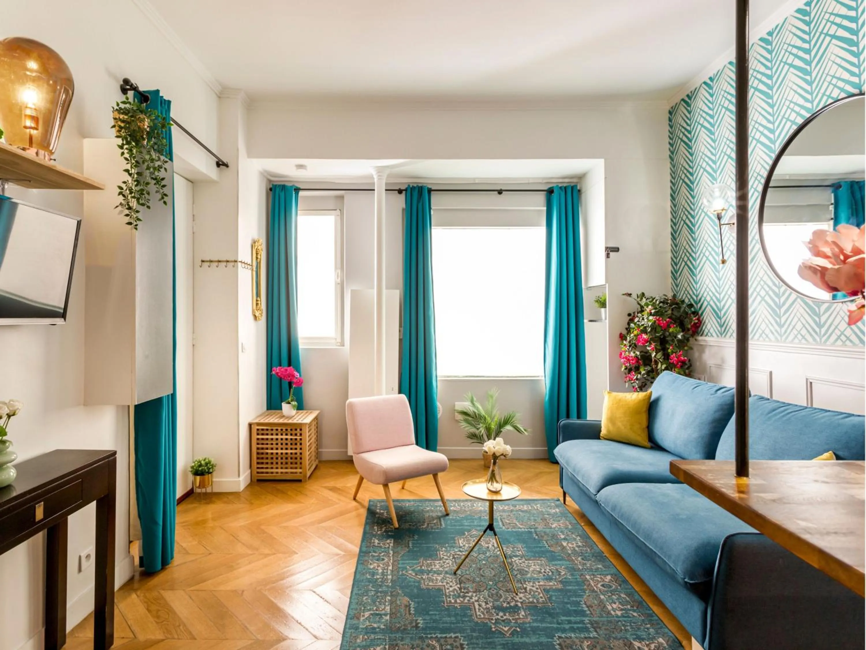 TV and multimedia in Merveil - Luxury Suite - Champs Elysées - Mermoz