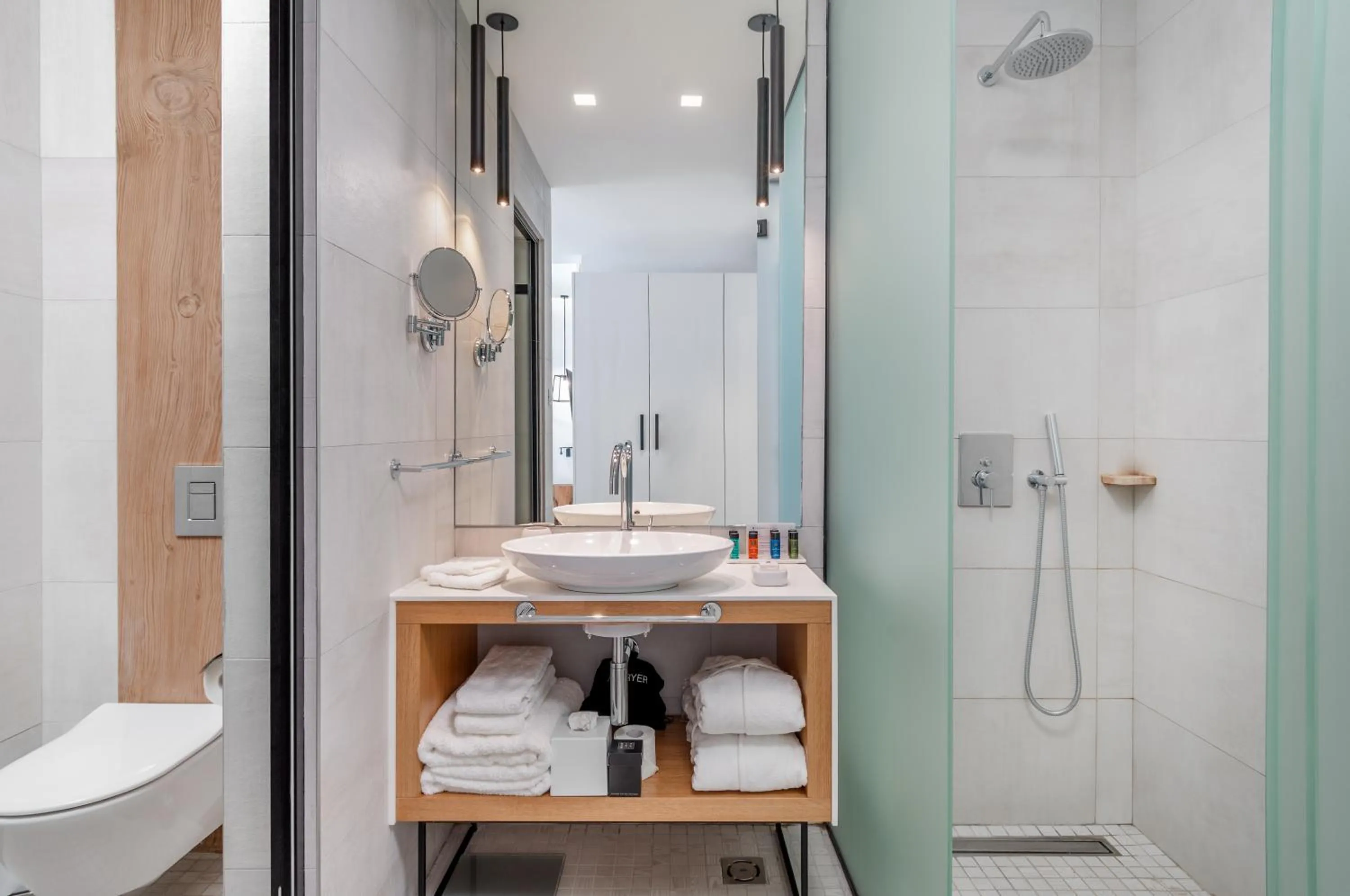 Bathroom in Lazure Hotel & Marina