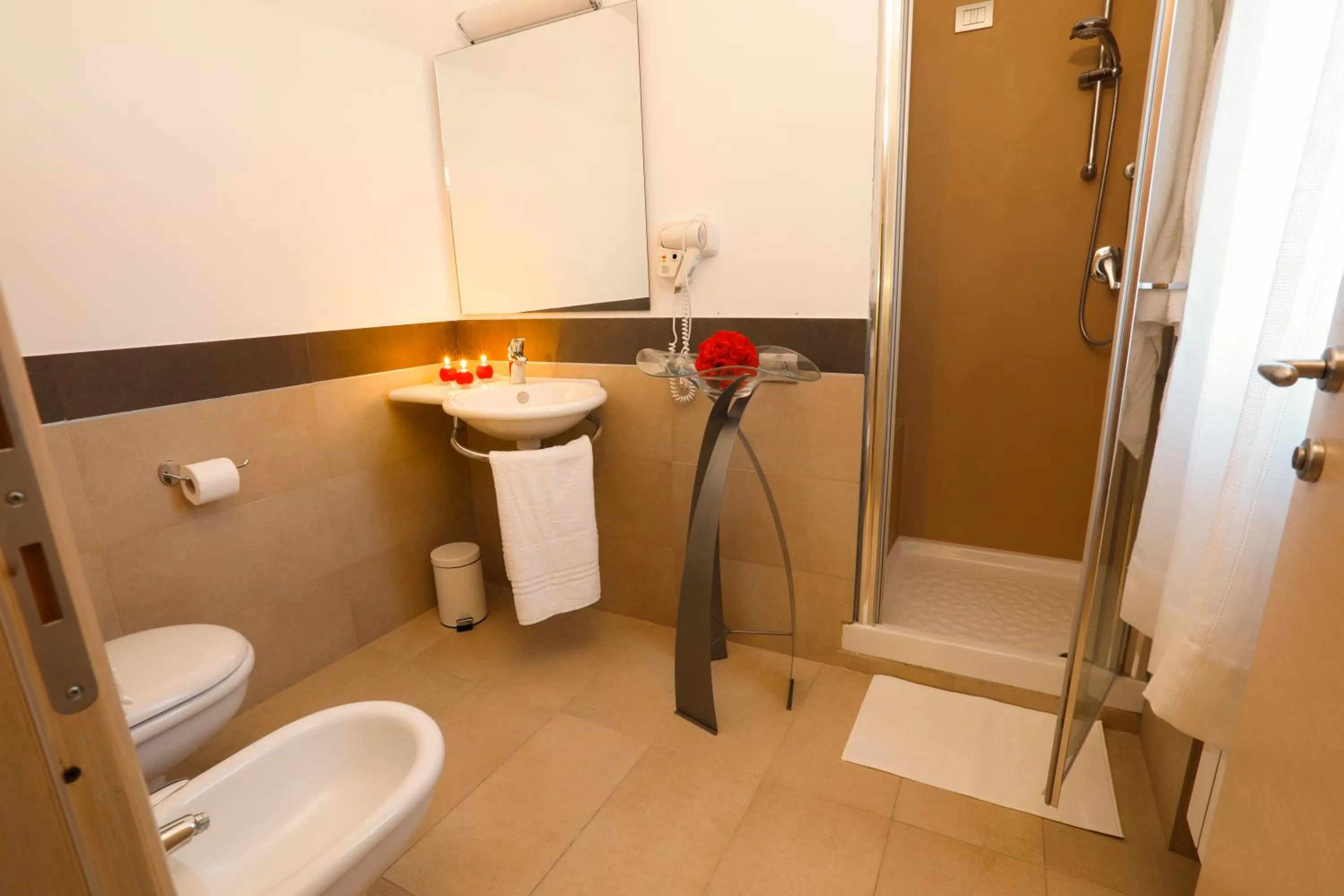 Shower in Le Onde Resort