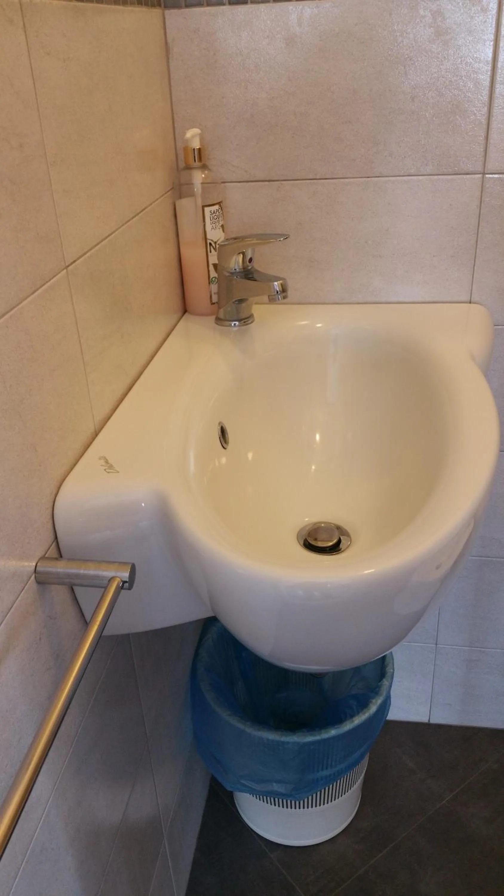 Bathroom in Albergo Sonia