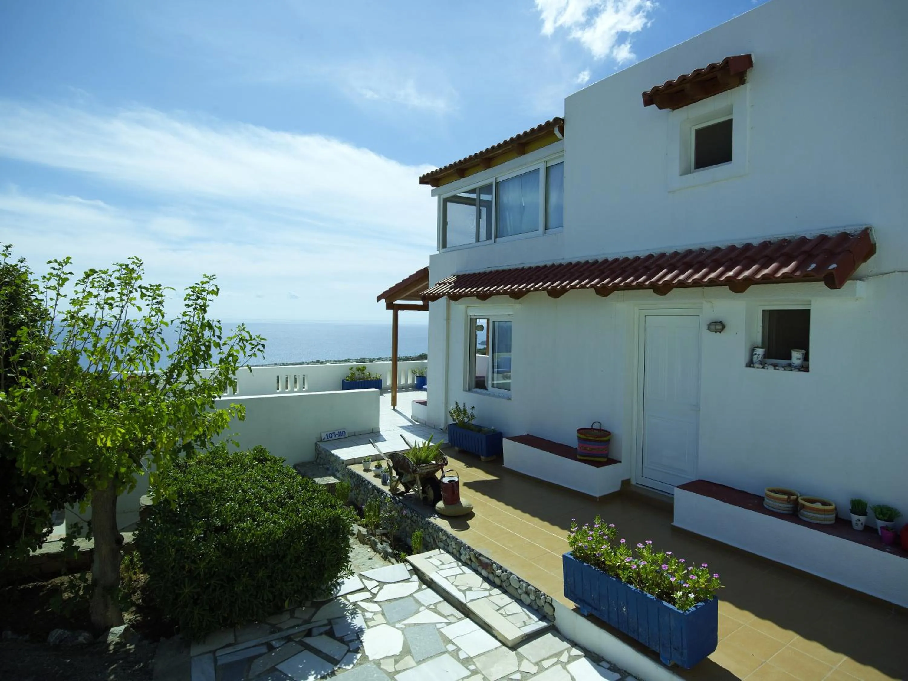 Facade/entrance in Nakou Village