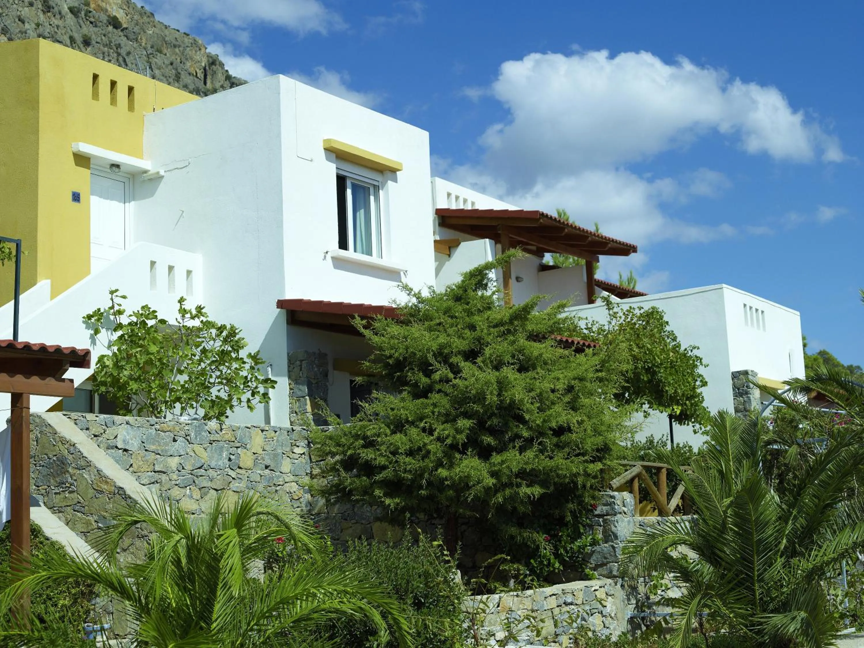 Facade/entrance in Nakou Village