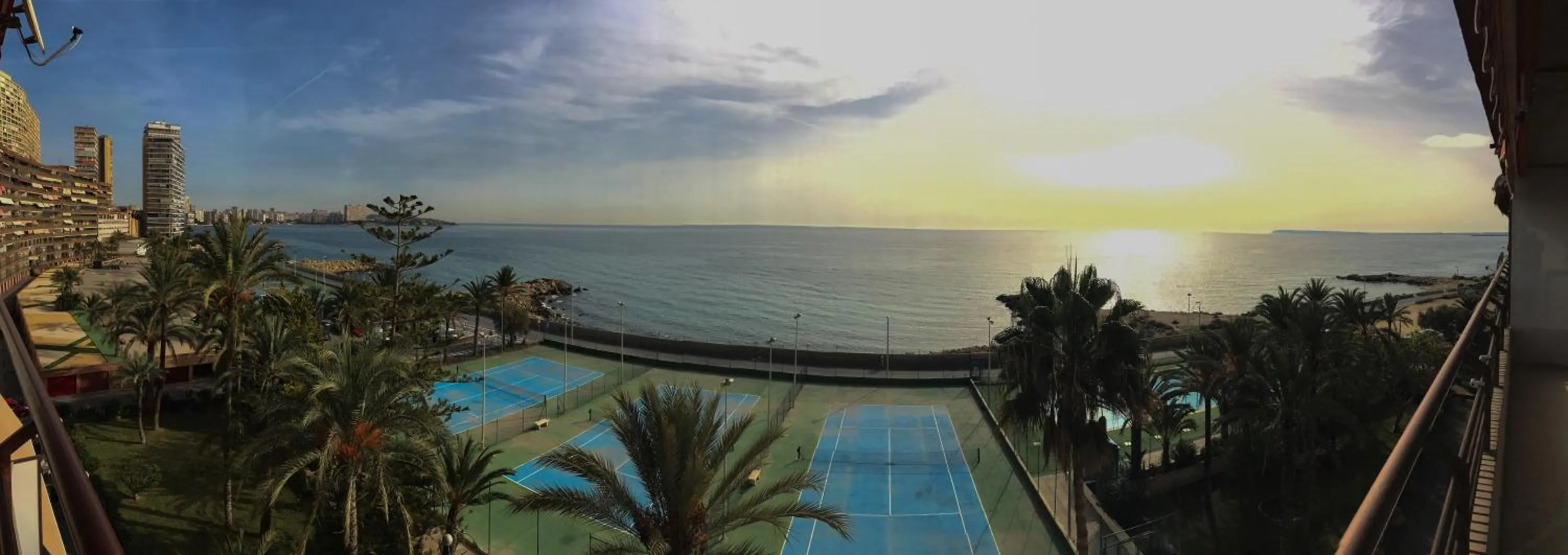 Tennis court in 12- Apmto Playa Albufereta Rocafel 5 (Alicante)