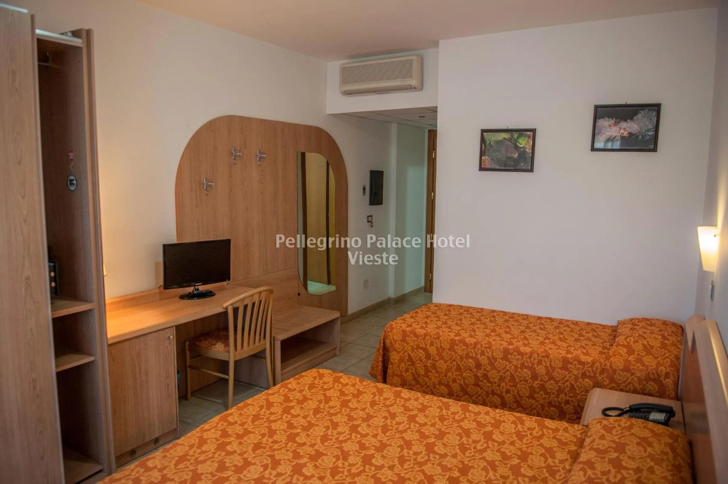 Bedroom in Pellegrino Palace Hotel