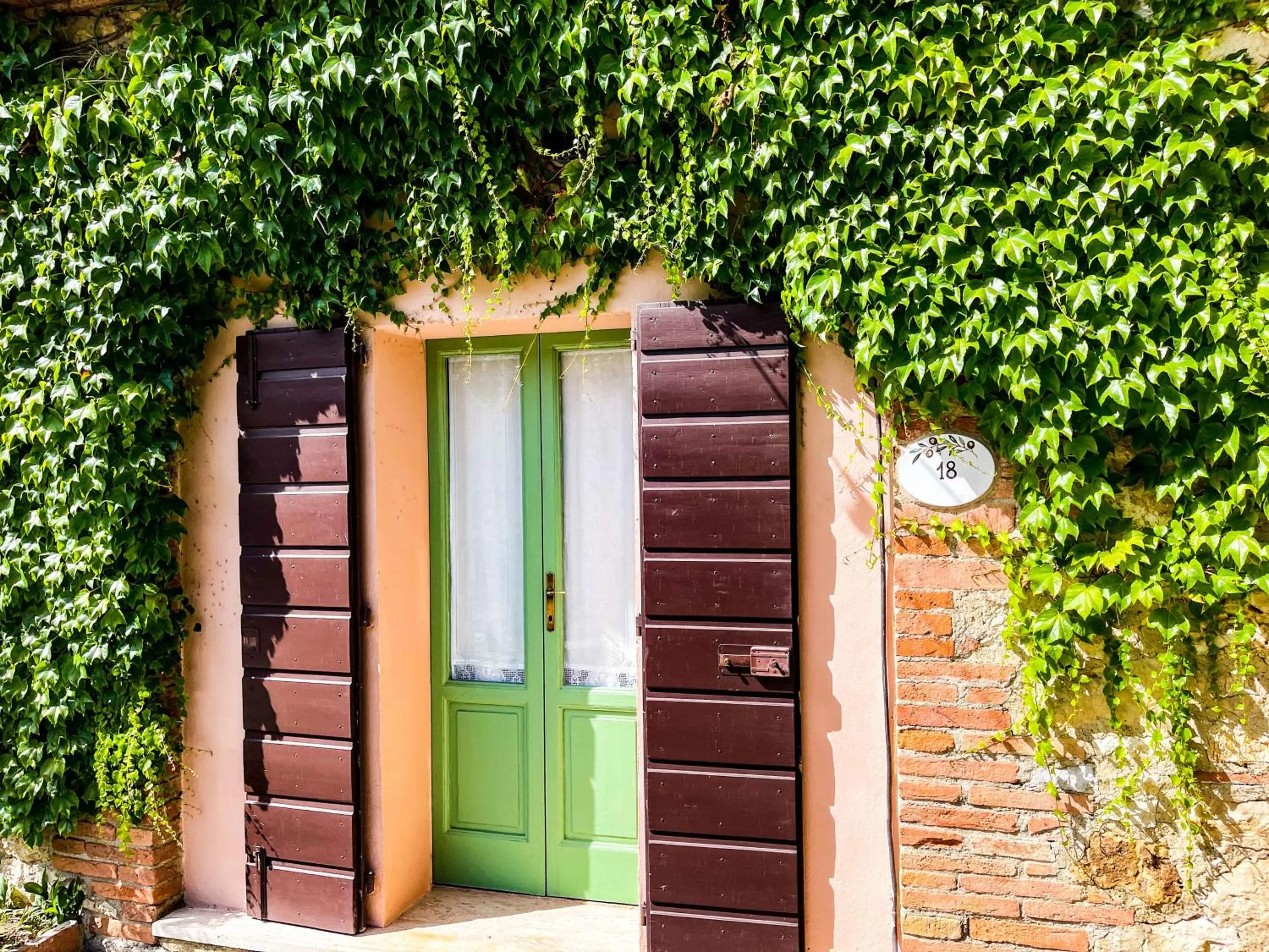 Facade/entrance in LaChiusa Tuscany