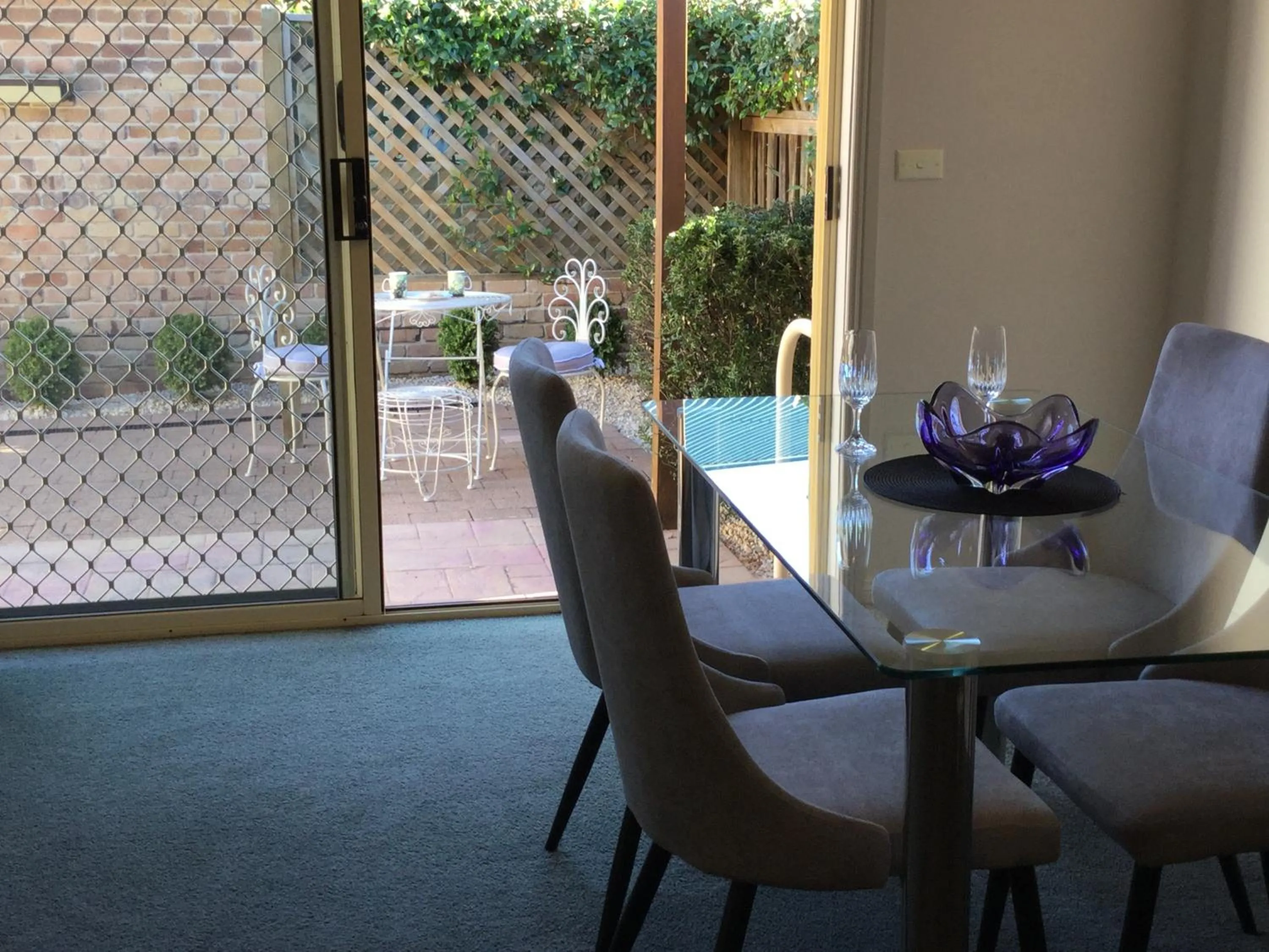 Dining area in Tic Tac Toe Quality Accommodation