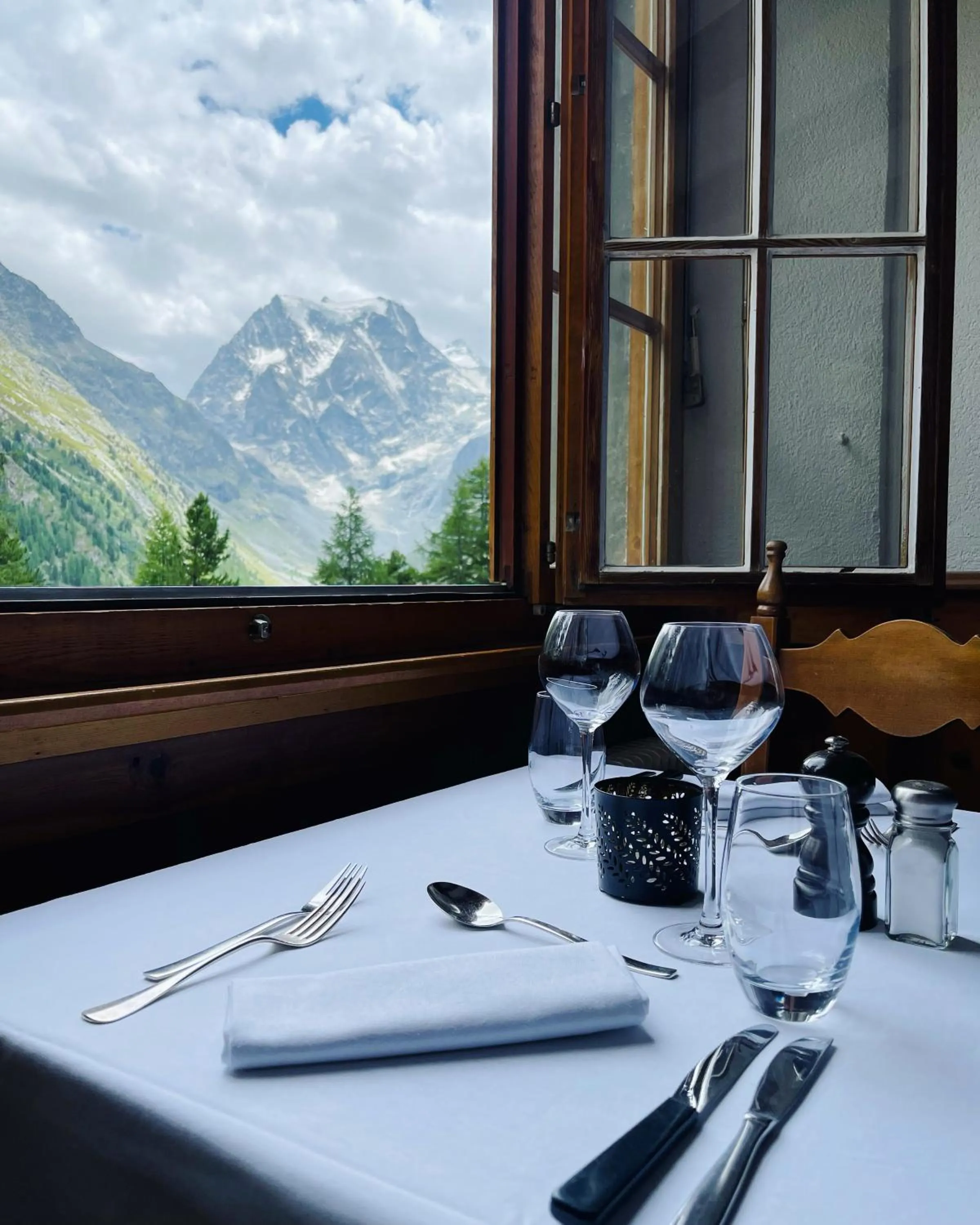 Restaurant/places to eat in Grand Hôtel & Kurhaus