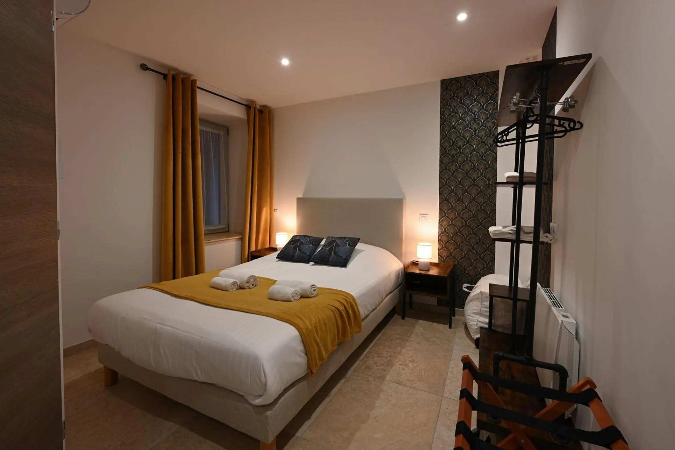 Bed in Hotel De La Croisée