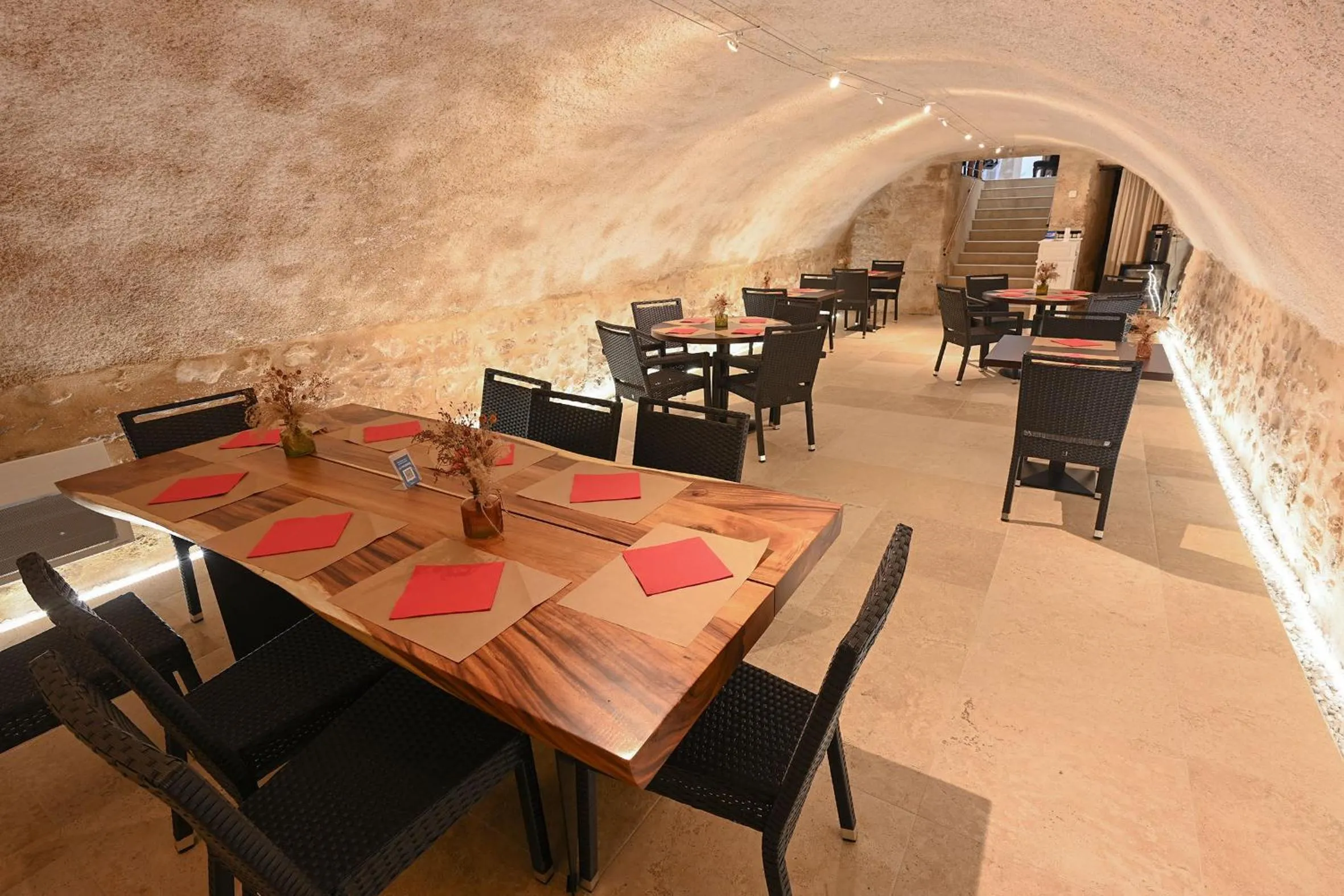 Restaurant/places to eat in Hotel De La Croisée