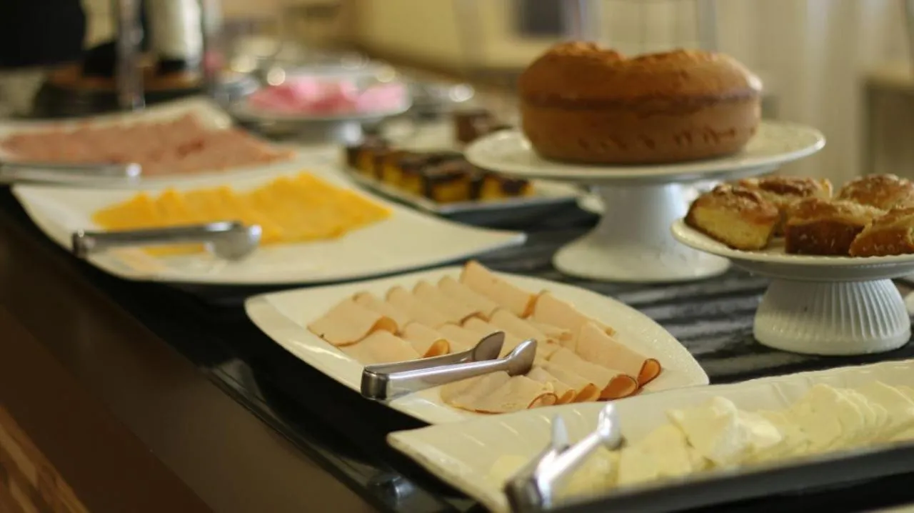 Breakfast in Bekassin Botucatu Hotéis Ltda