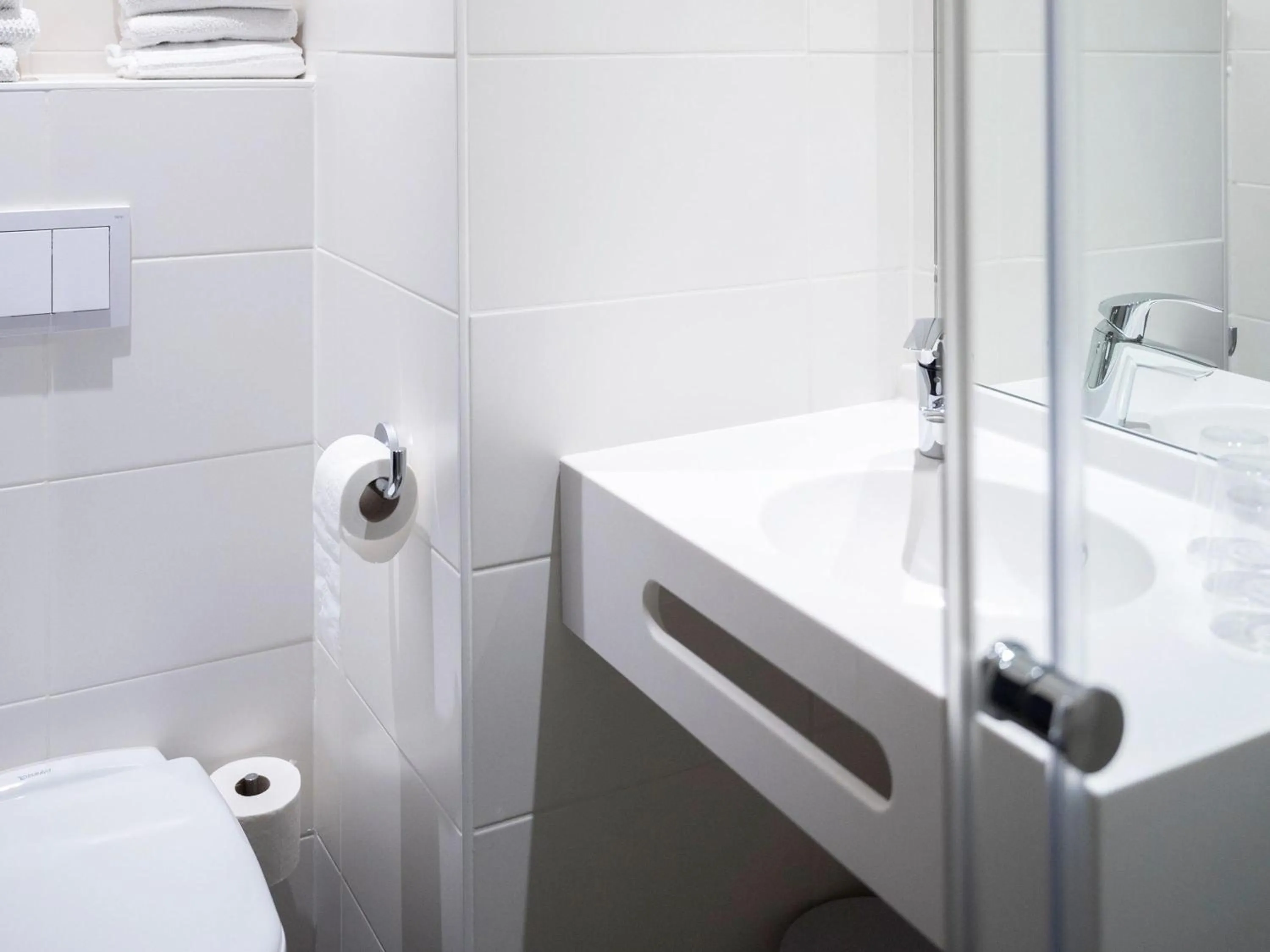 Bedroom in ibis budget Oostende Airport