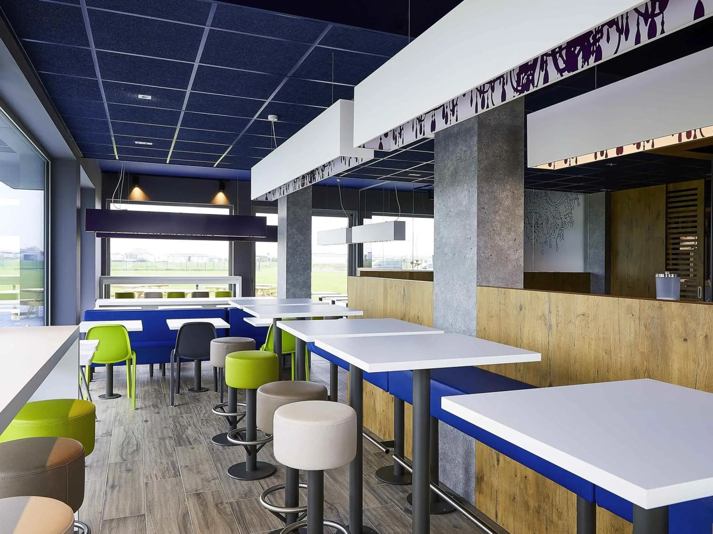 Lounge or bar in ibis budget Oostende Airport Lounge or bar in ibis budget Oostende Airport