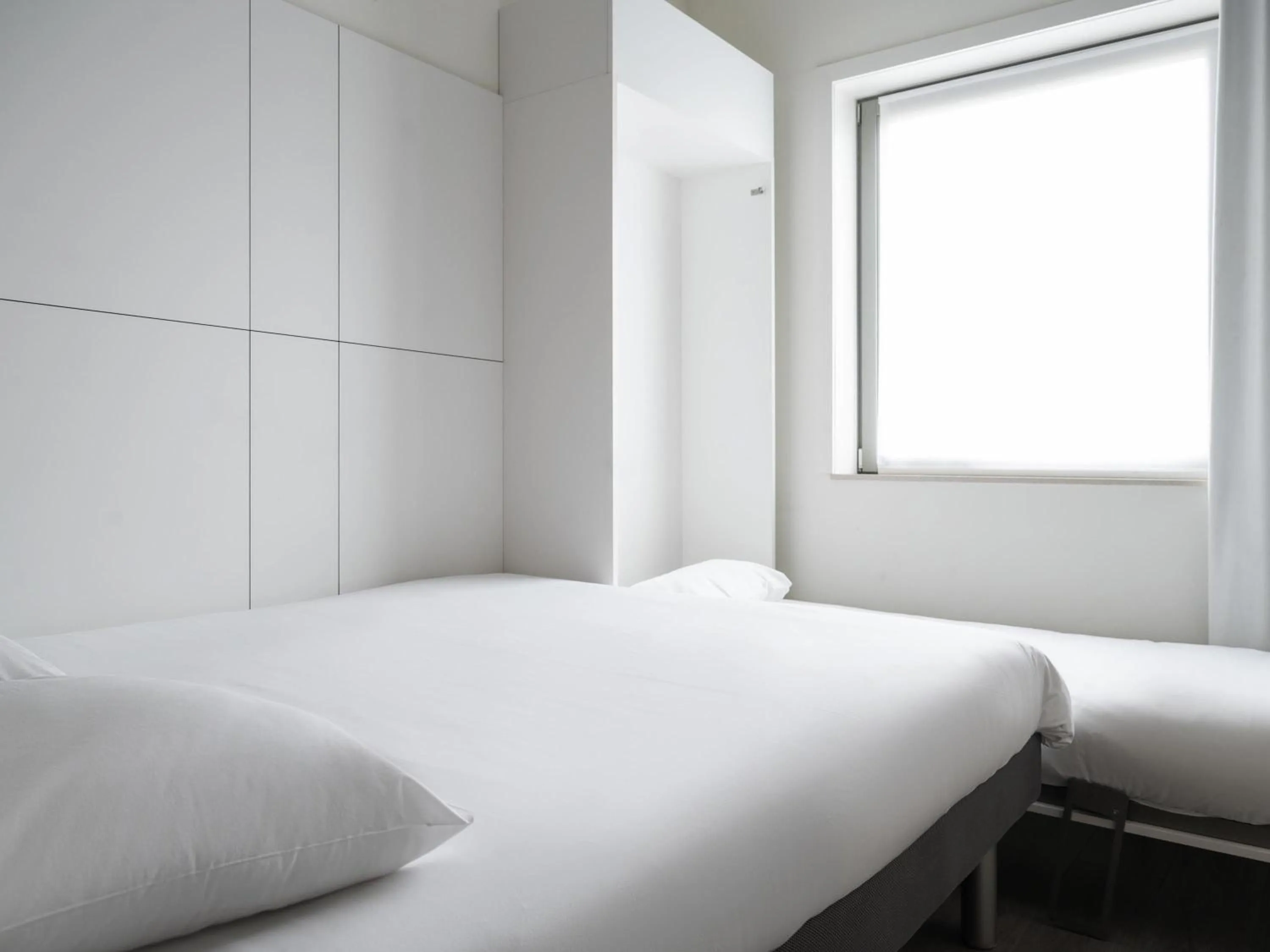 Bedroom, Bed in ibis budget Oostende Airport