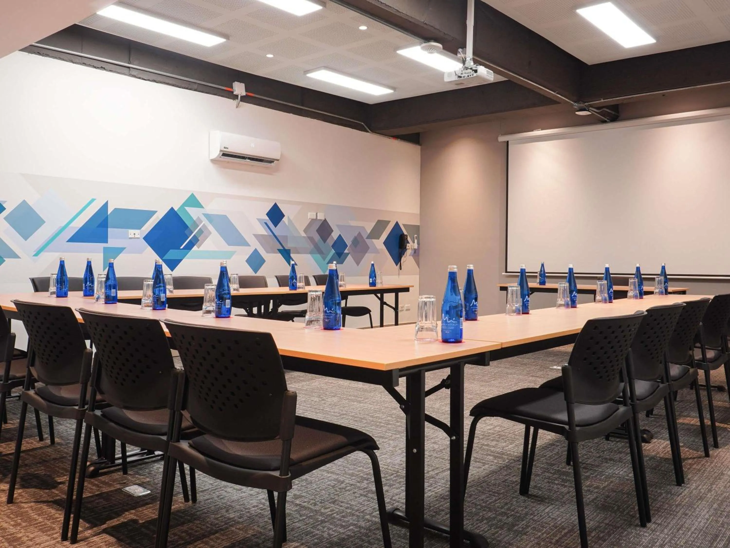 Property building in ibis Barranquilla