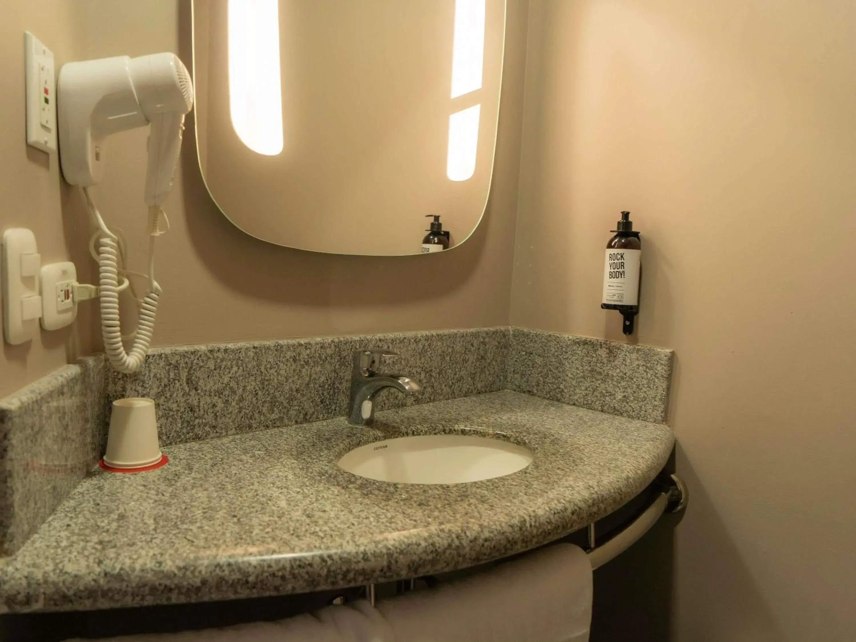 Bedroom in ibis Barranquilla Bedroom in ibis Barranquilla