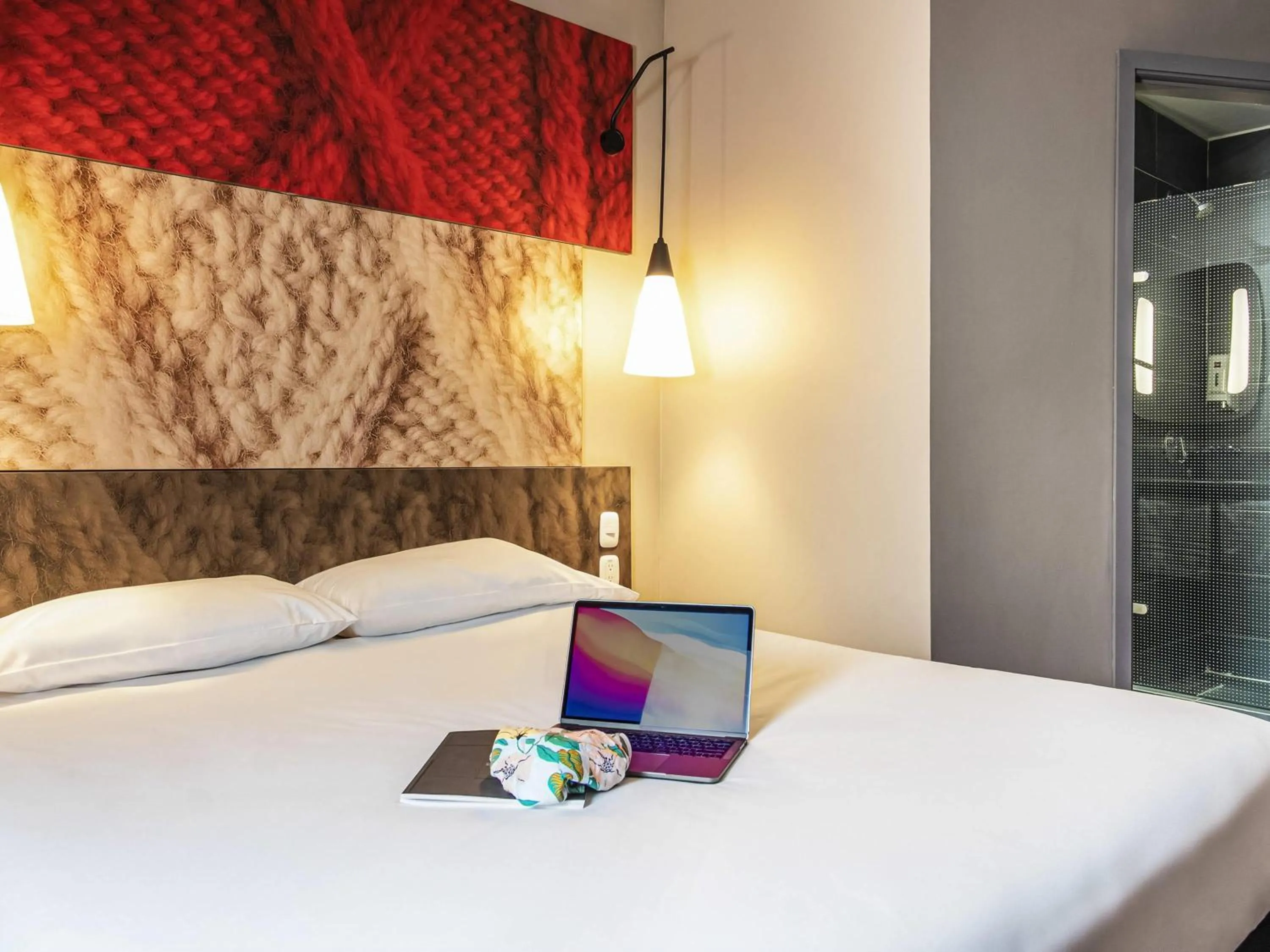 Bedroom, Bed in ibis Barranquilla