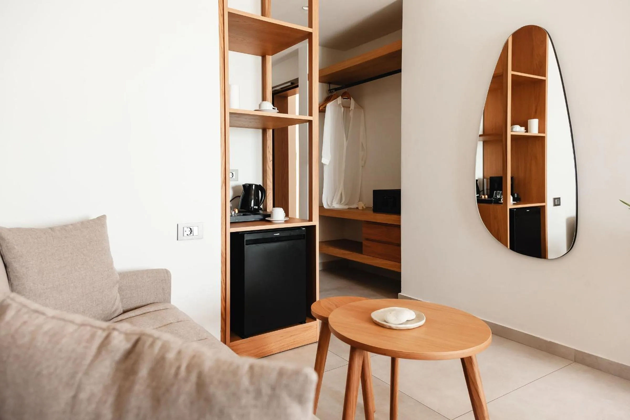 Living room in Batis Aero Beachfront Wellbeing Hotel