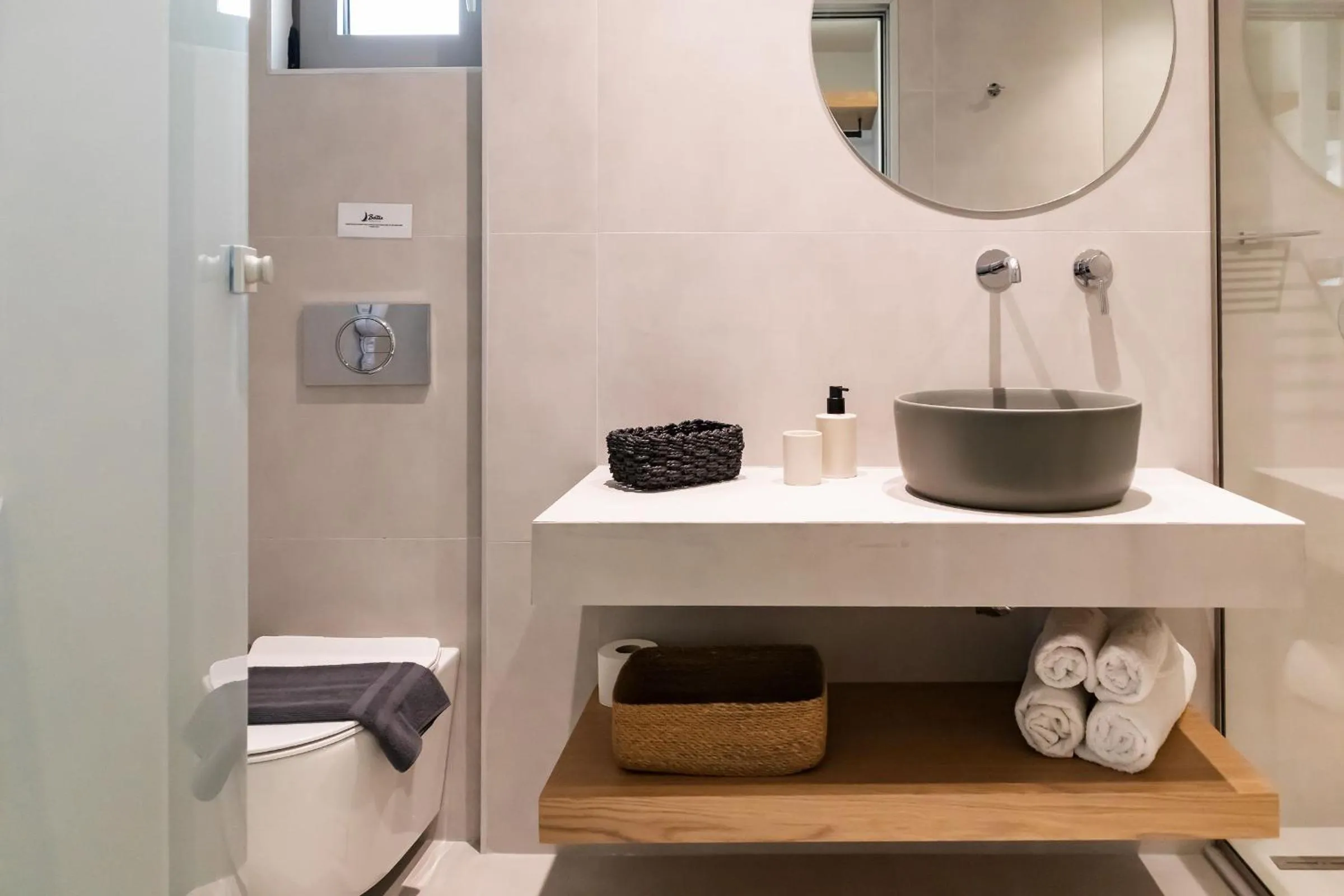 Bathroom in Batis Aero Beachfront Wellbeing Hotel