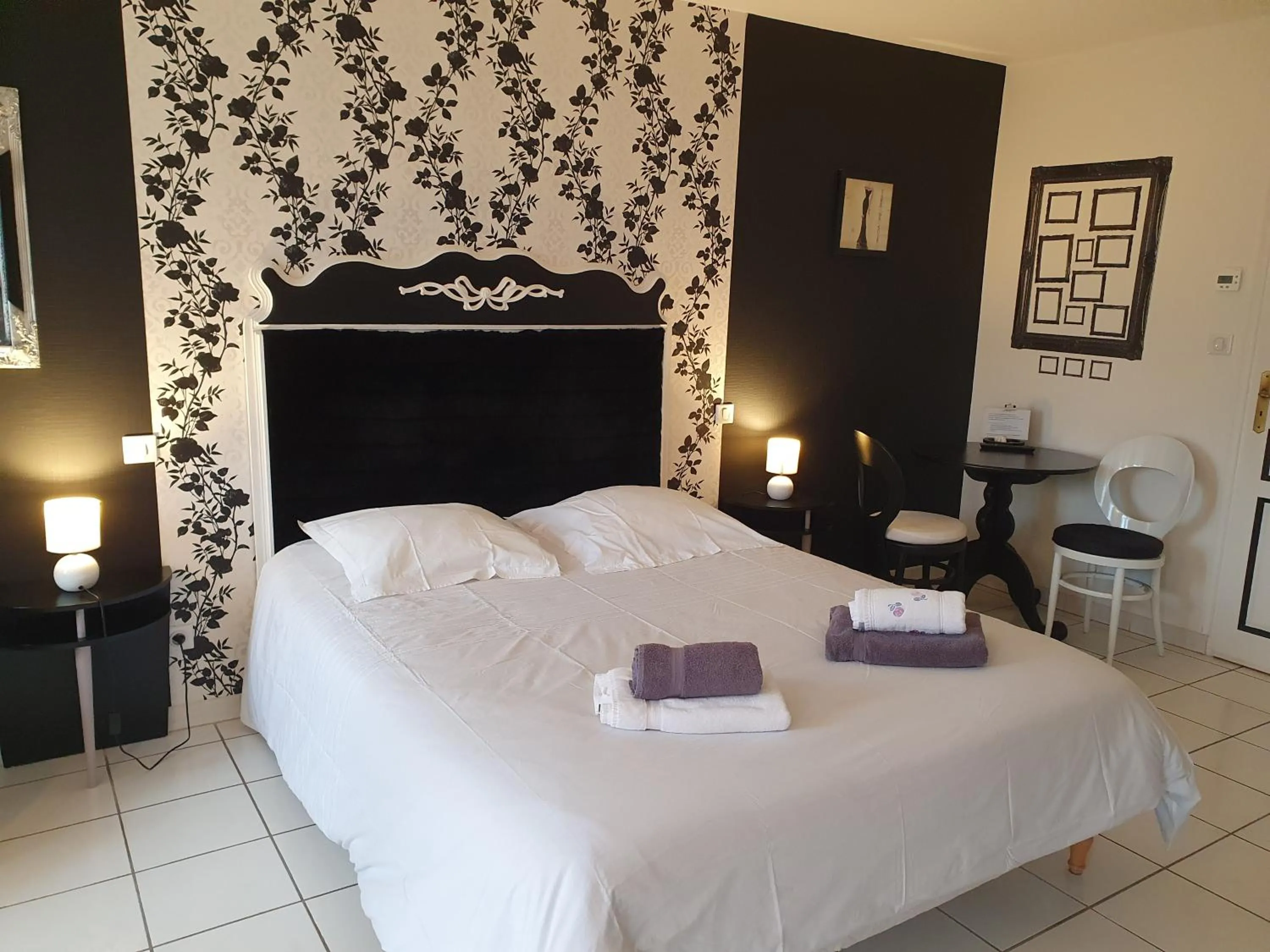 Bed in Chambres du logis De La Mare Du Parc
