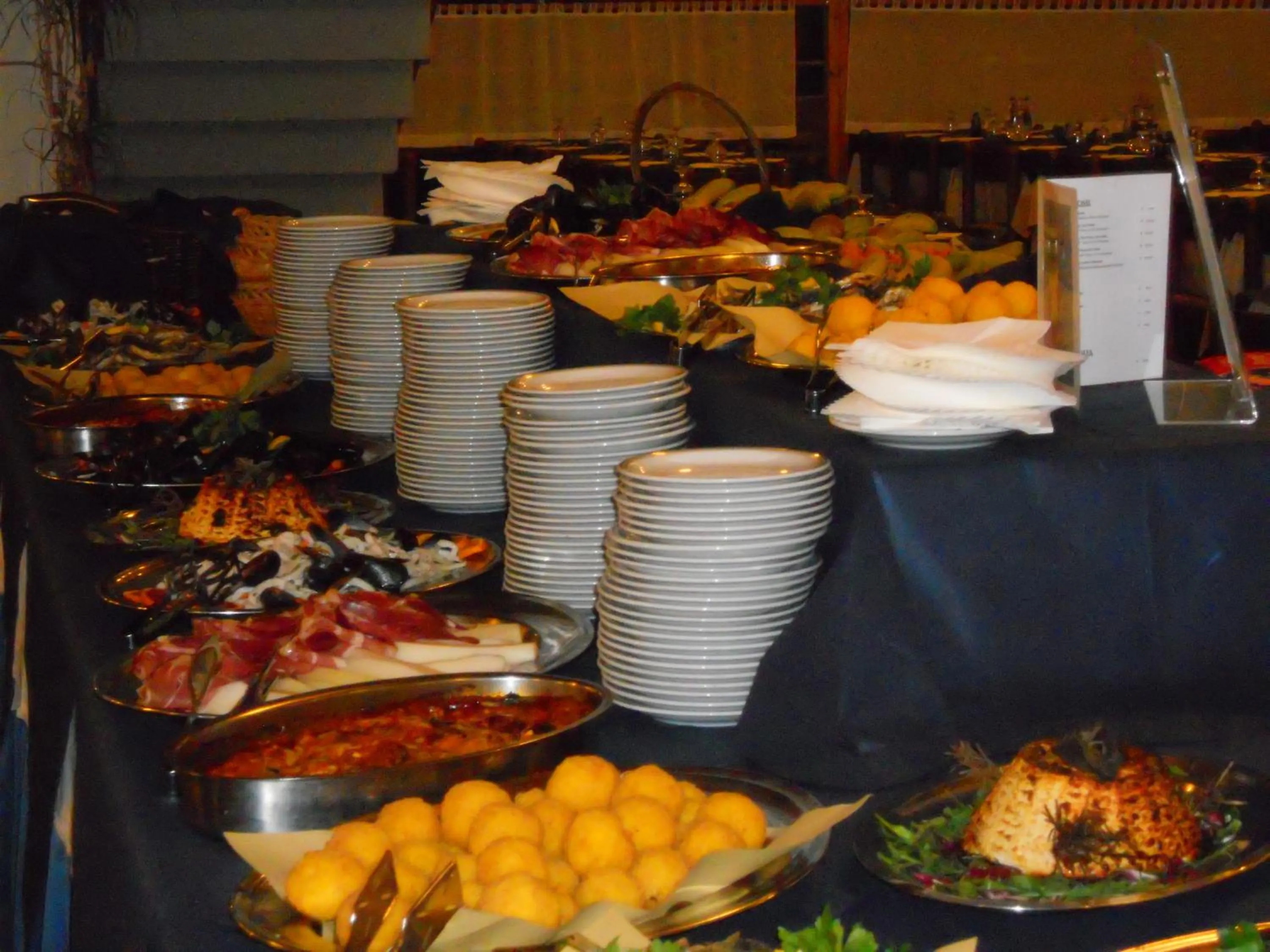 Food in TH 1400 Hotel