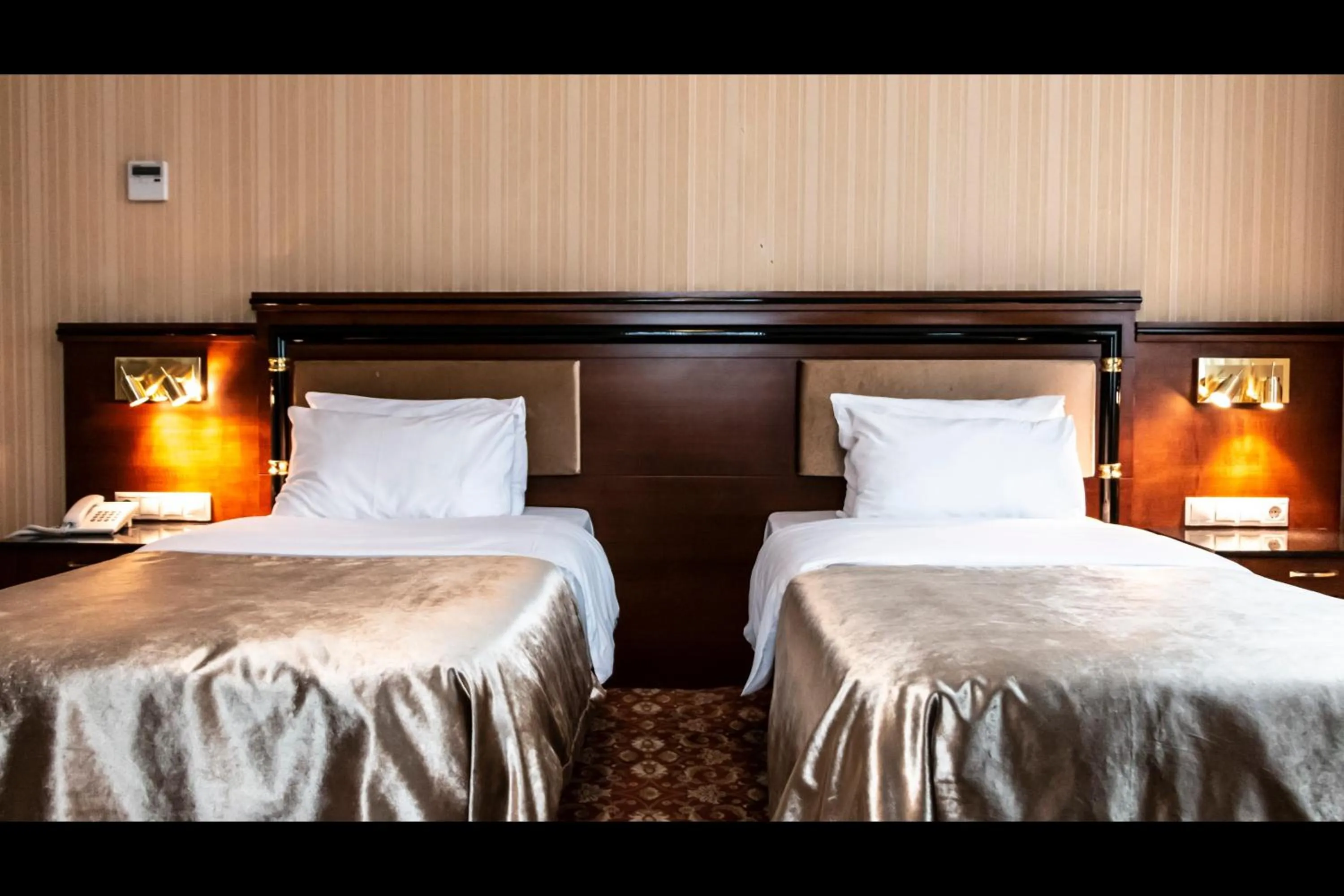 Standard Twin Room in Atropat Old City Hotel