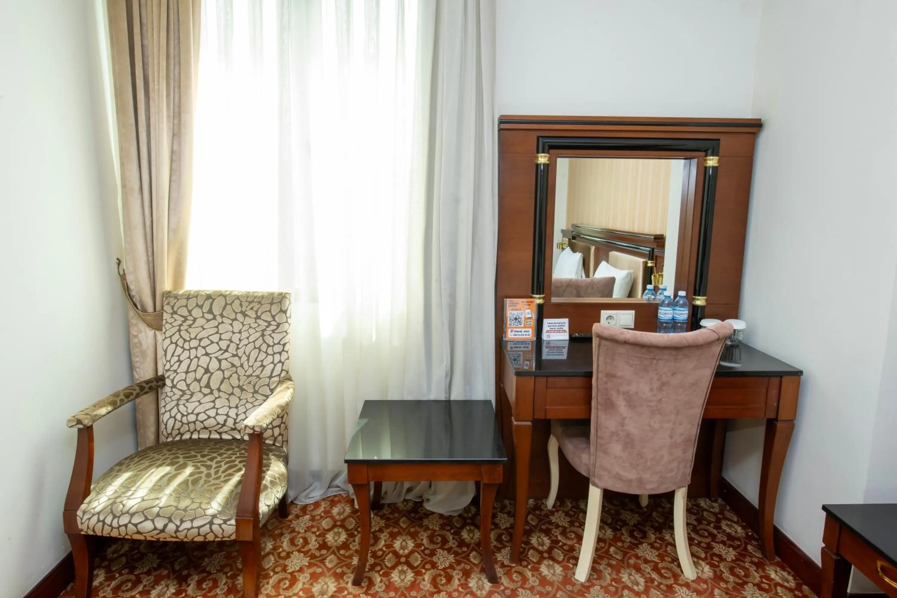 Living room in Atropat Old City Hotel