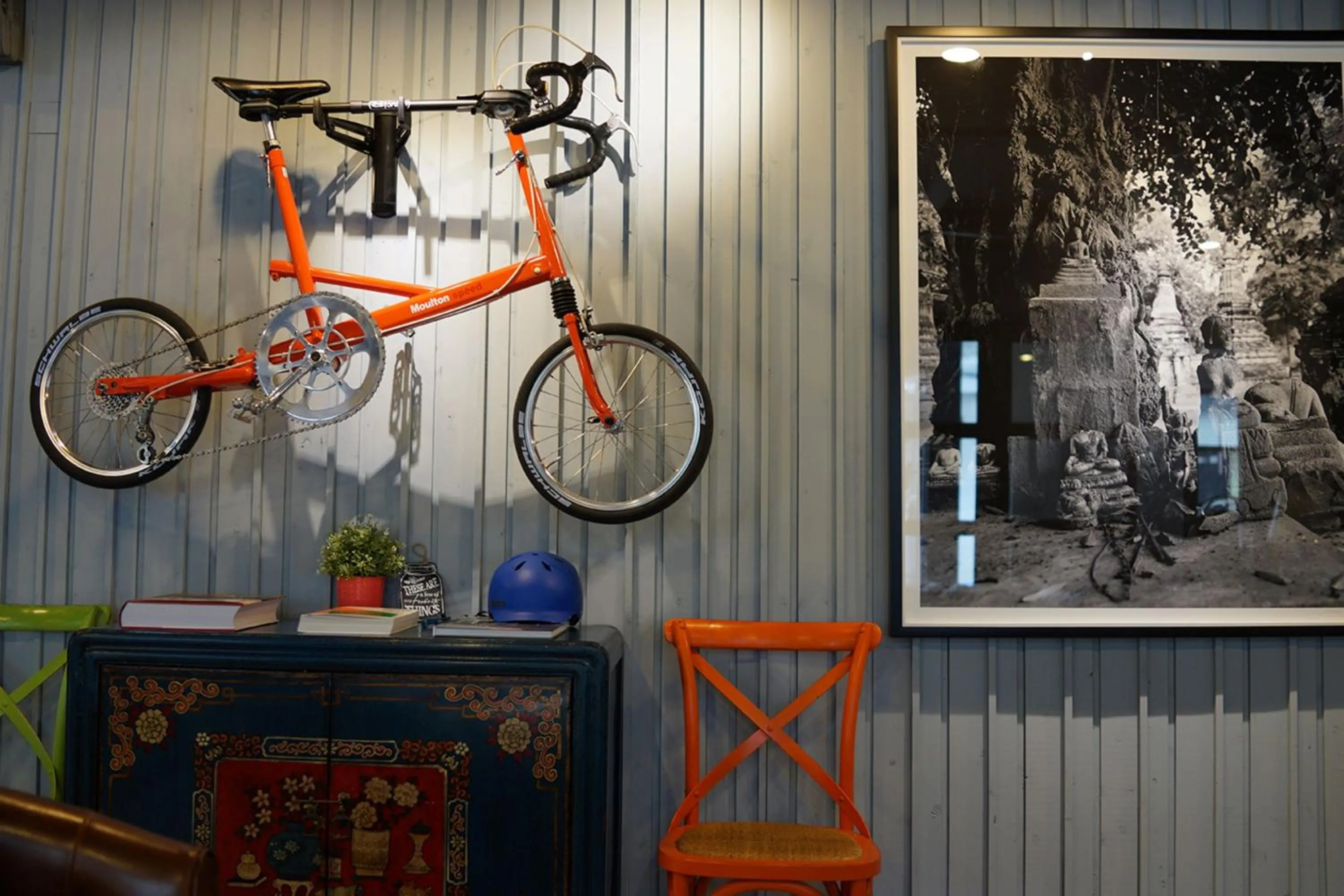 Decorative detail in Nandha Hotel