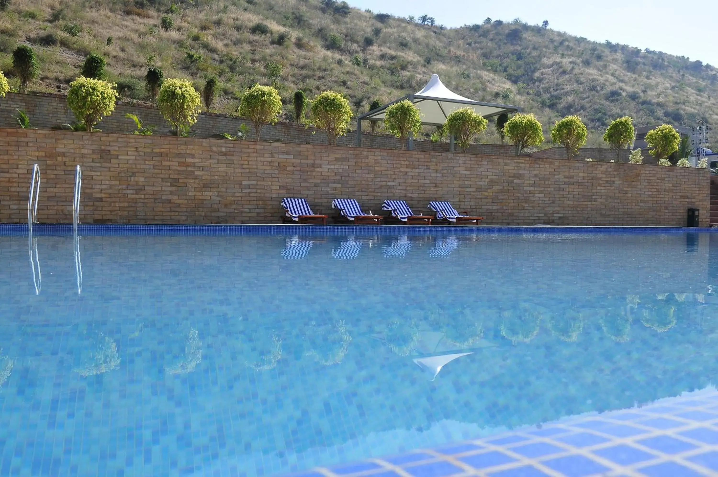 Swimming pool in Cambay Resort, Udaipur Swimming pool in Cambay Resort, Udaipur