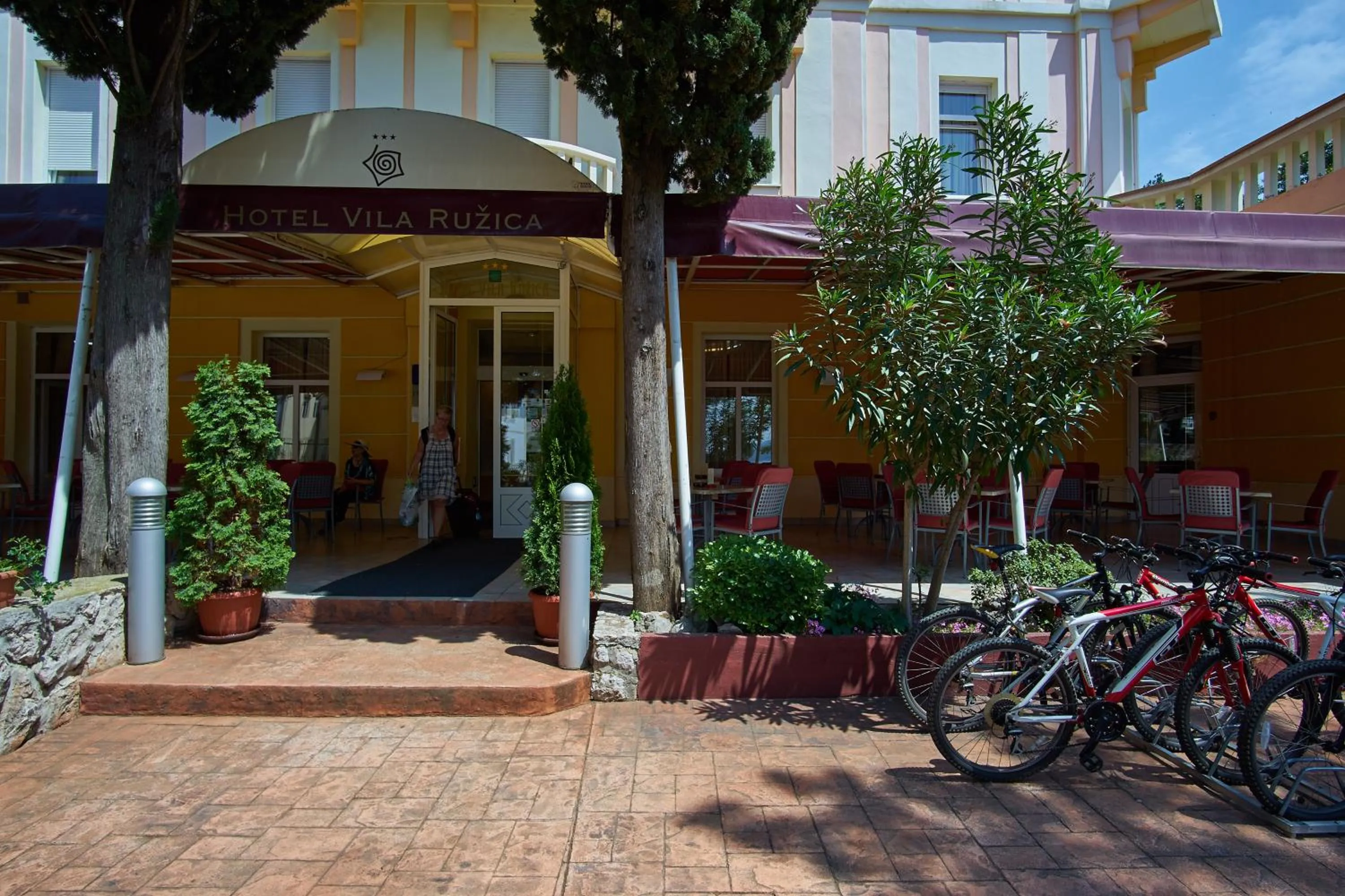 Facade/entrance in Hotel Vila Ružica- glavna zgrada i depandanse