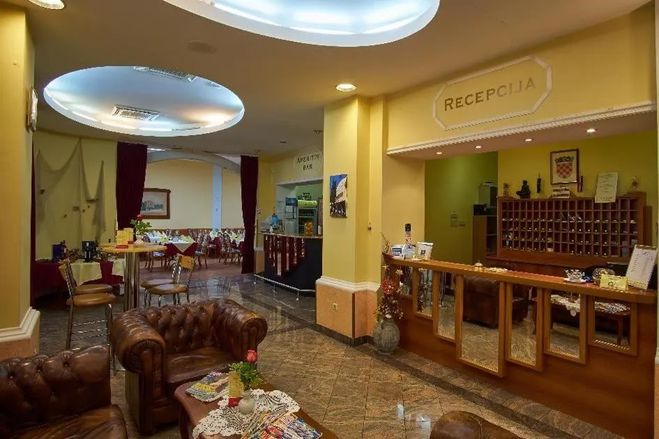 Hotel Vila Ružica- glavna zgrada i depandanse