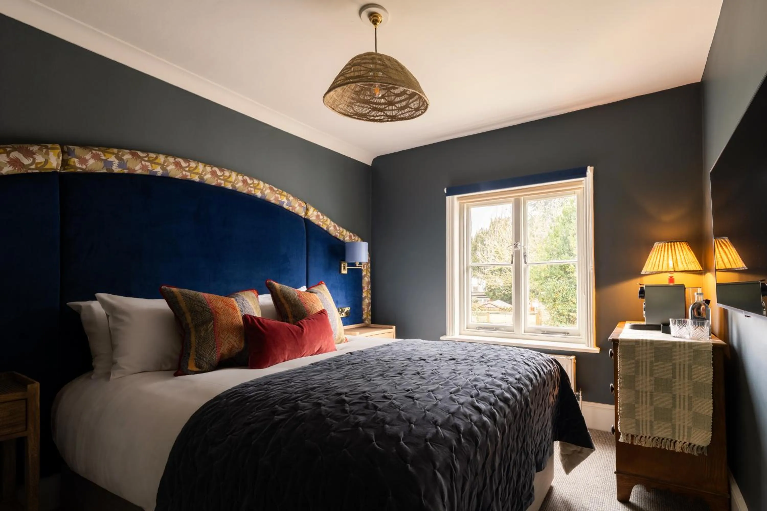 Bed in Bel and The Dragon-Cookham