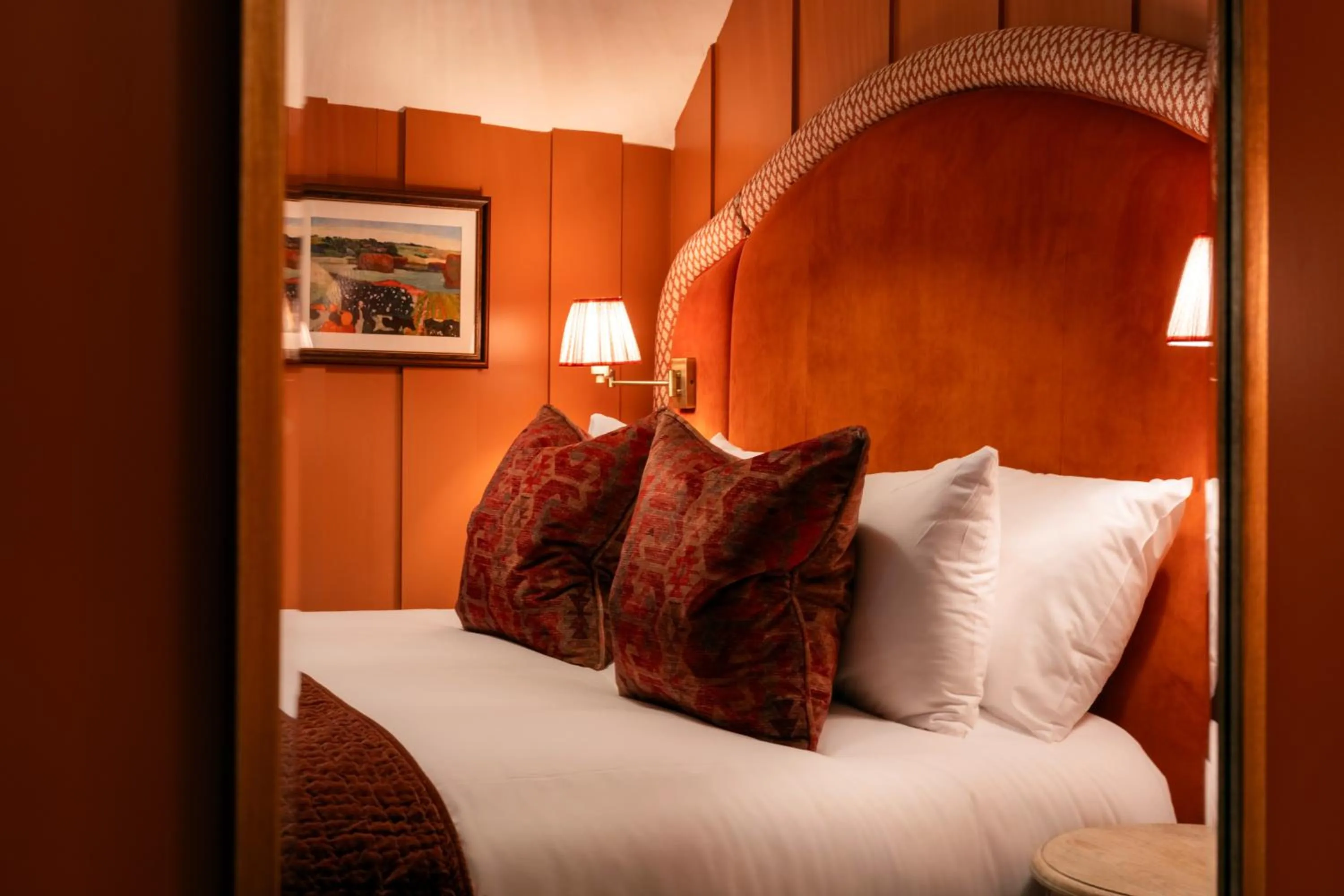 Bed in Bel and The Dragon-Cookham