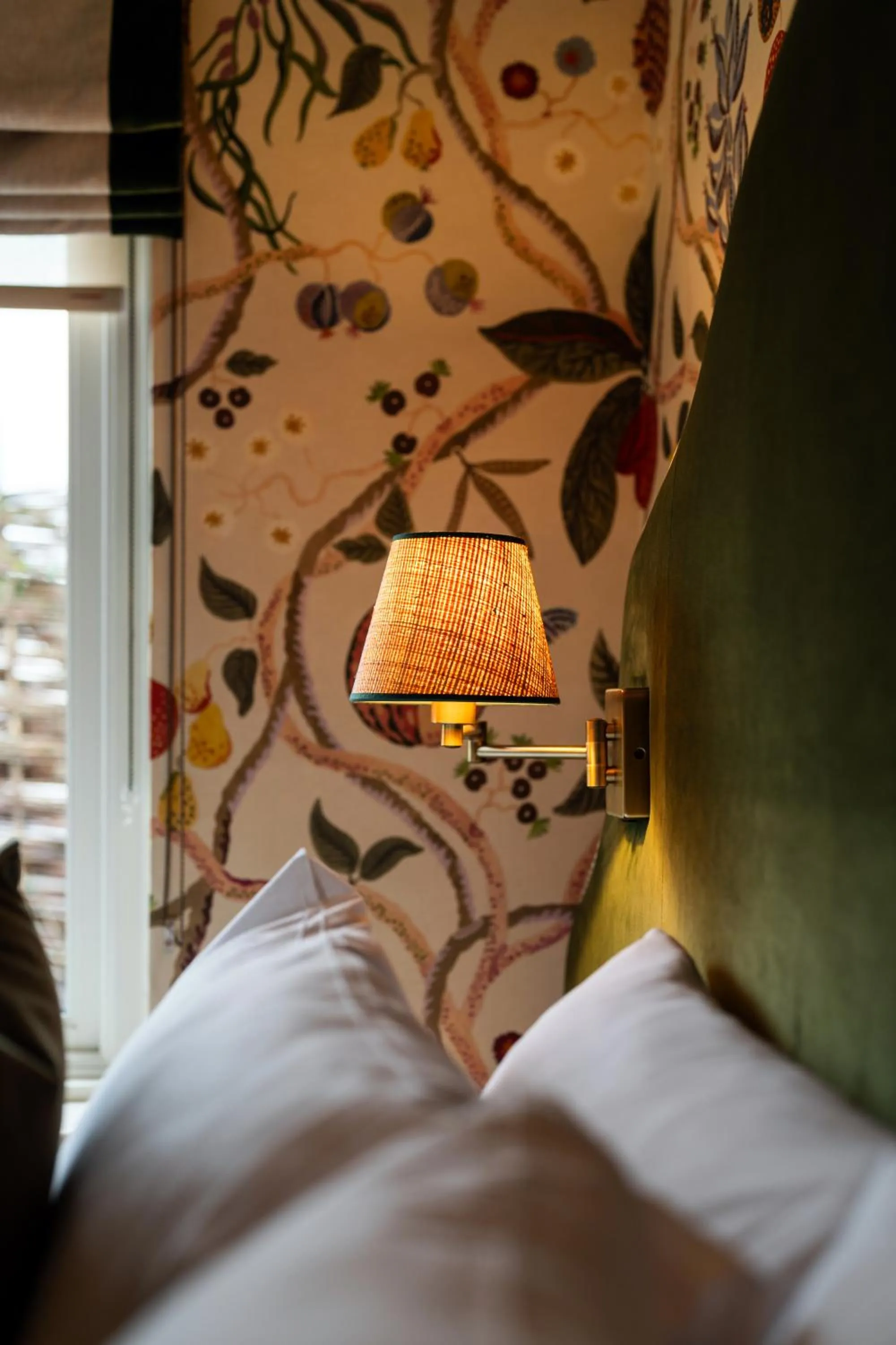 Bed in Bel and The Dragon-Cookham